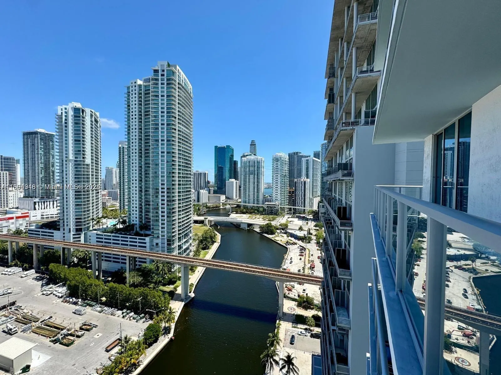 185 SW 7th St, #2411
