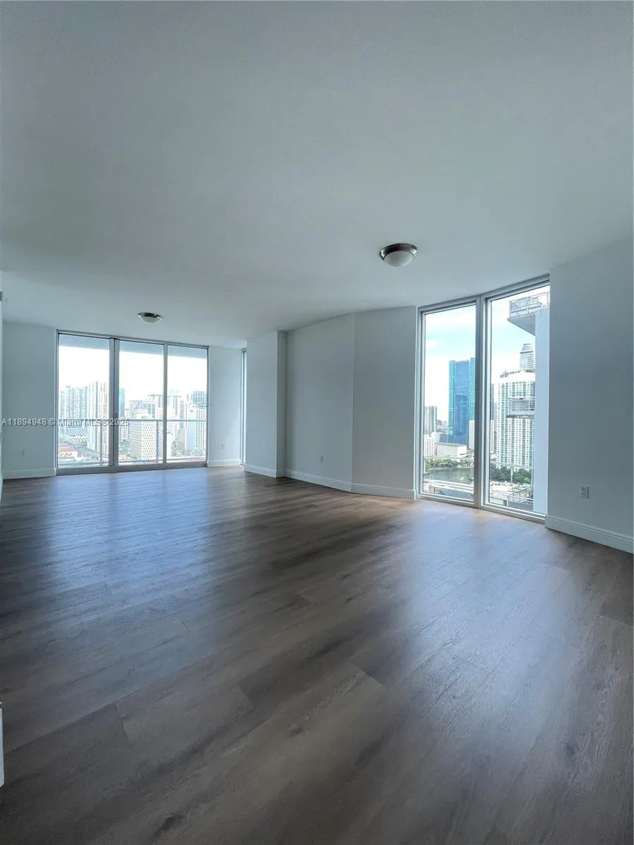 185 SW 7th St, #2411