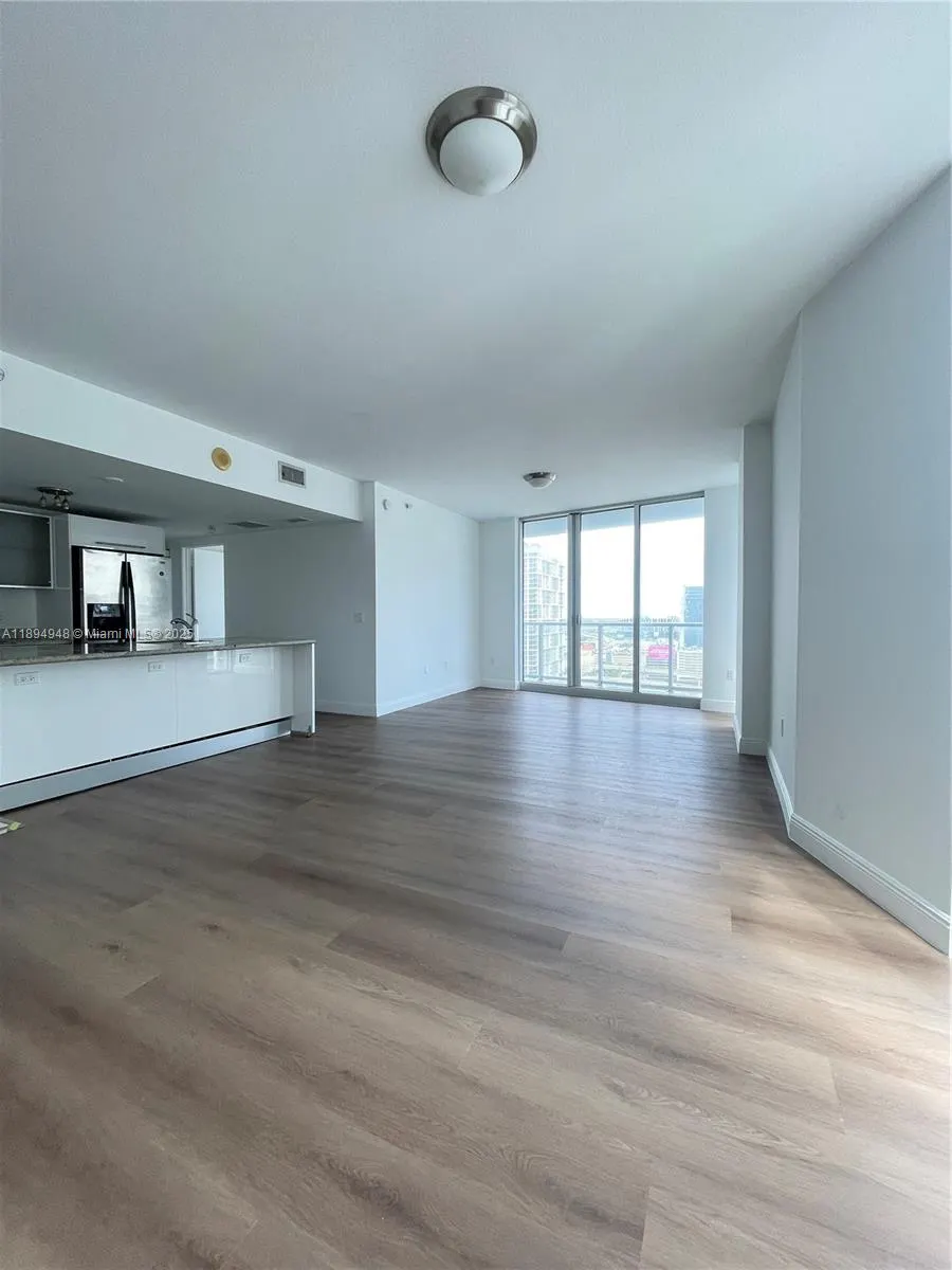 185 SW 7th St, #2411