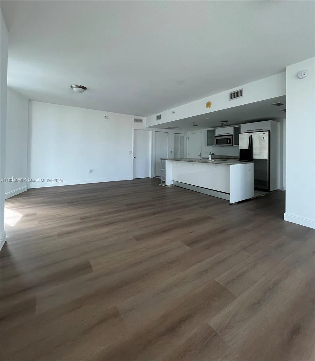 185 SW 7th St, #2411