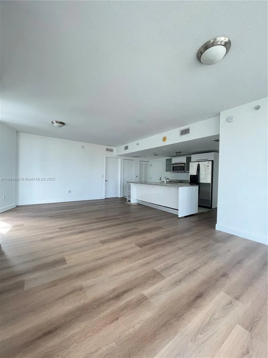 185 SW 7th St, #2411