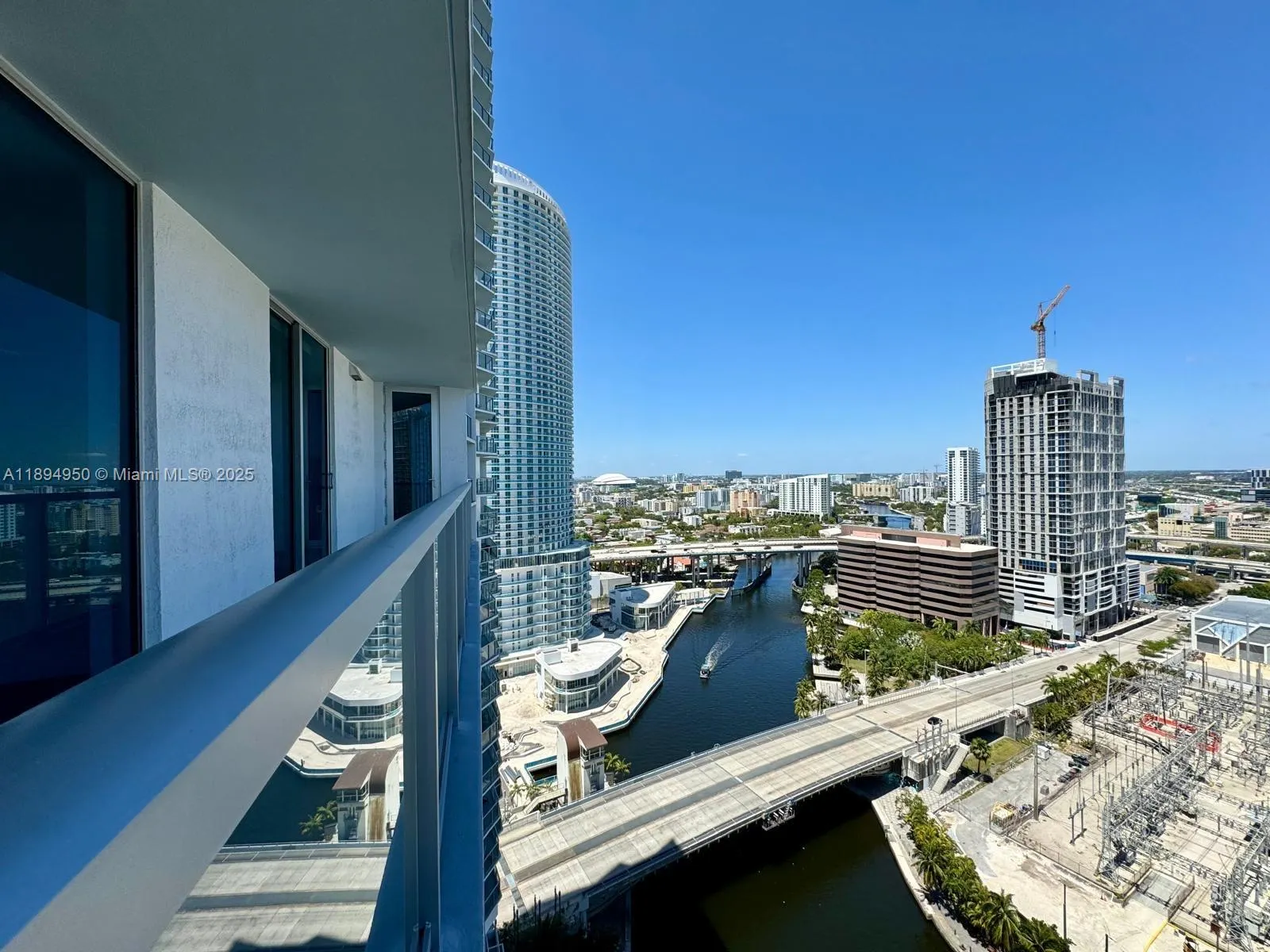 185 SW 7th St, #2411