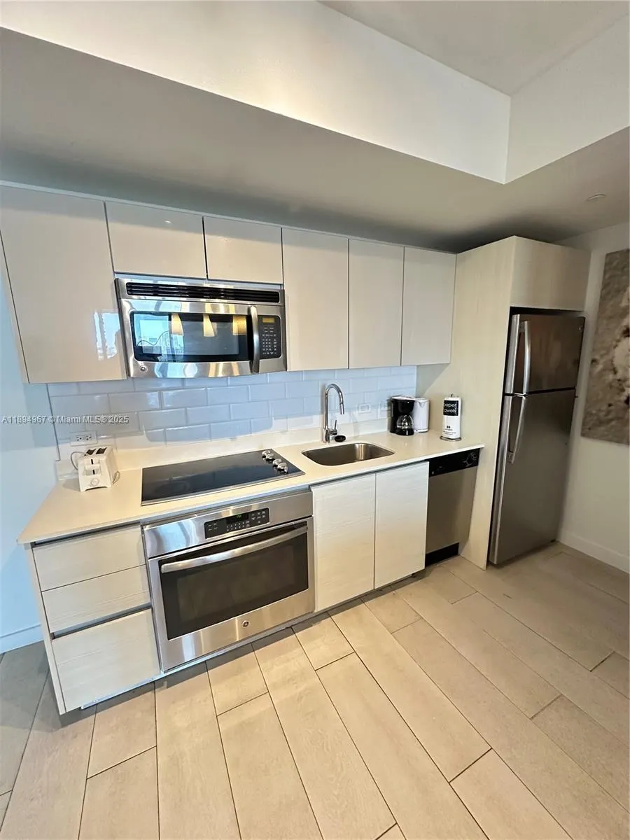 2602 E Hallandale Beach Blvd, #R1507