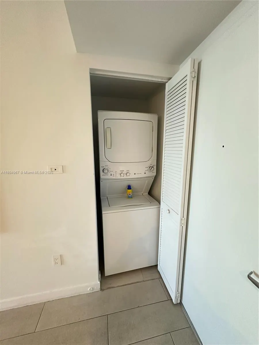 2602 E Hallandale Beach Blvd, #R1507