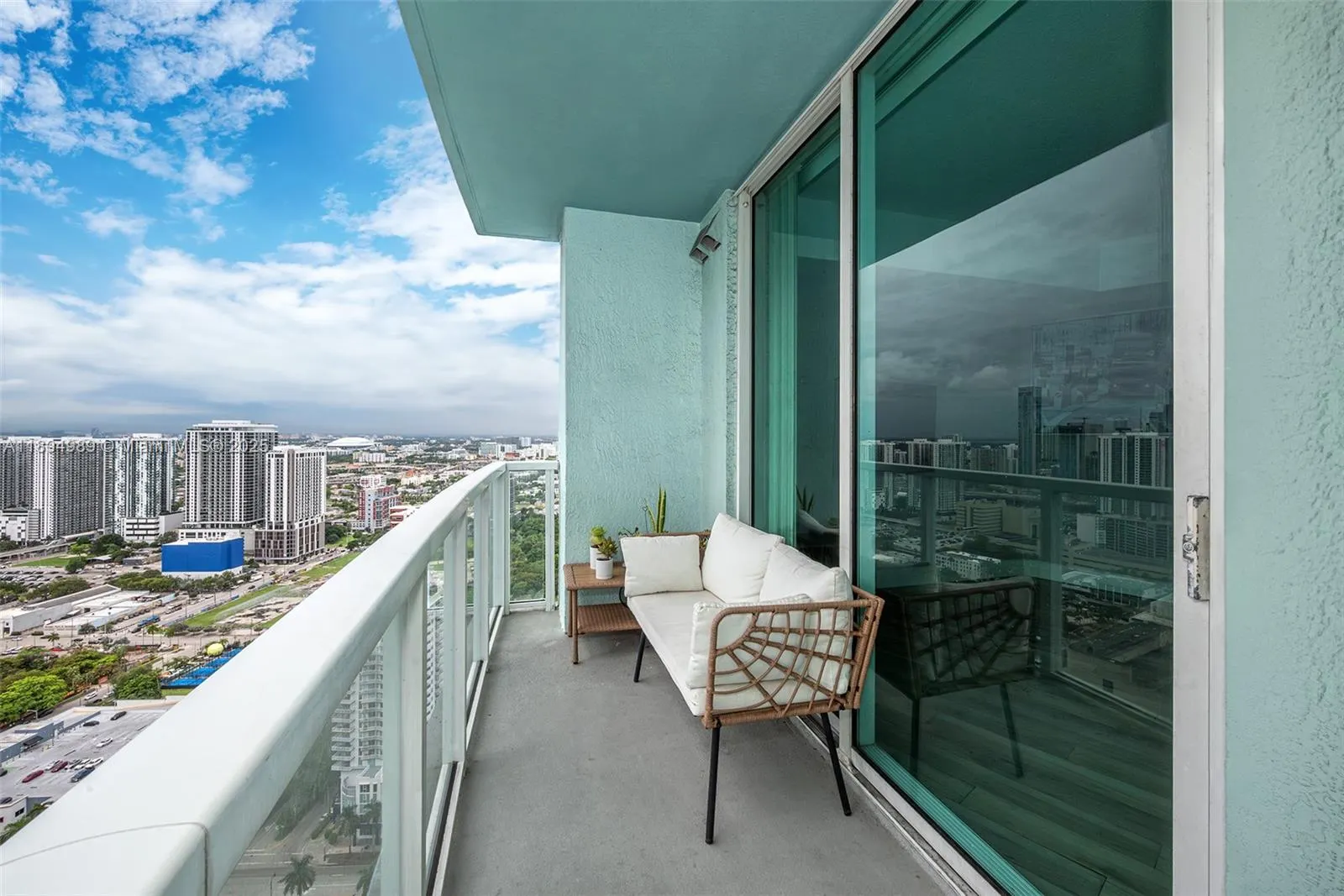 1900 N Bayshore Dr, #4019