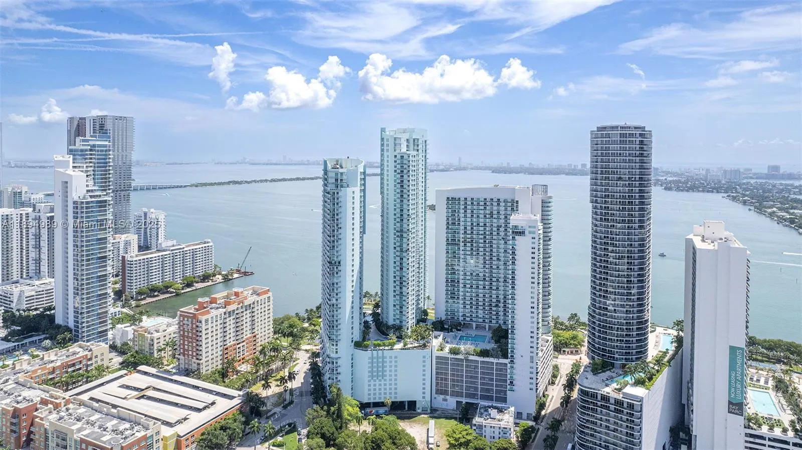 1900 N Bayshore Dr, #4019