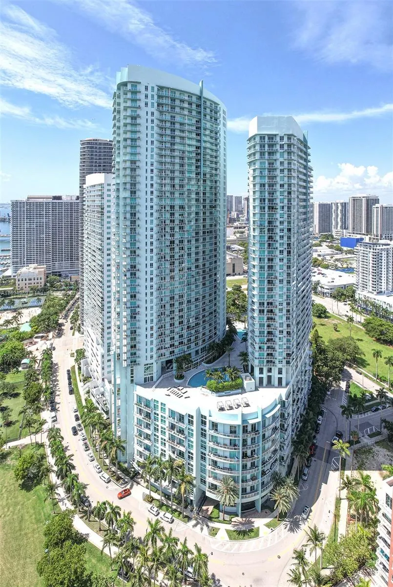 1900 N Bayshore Dr, #4019