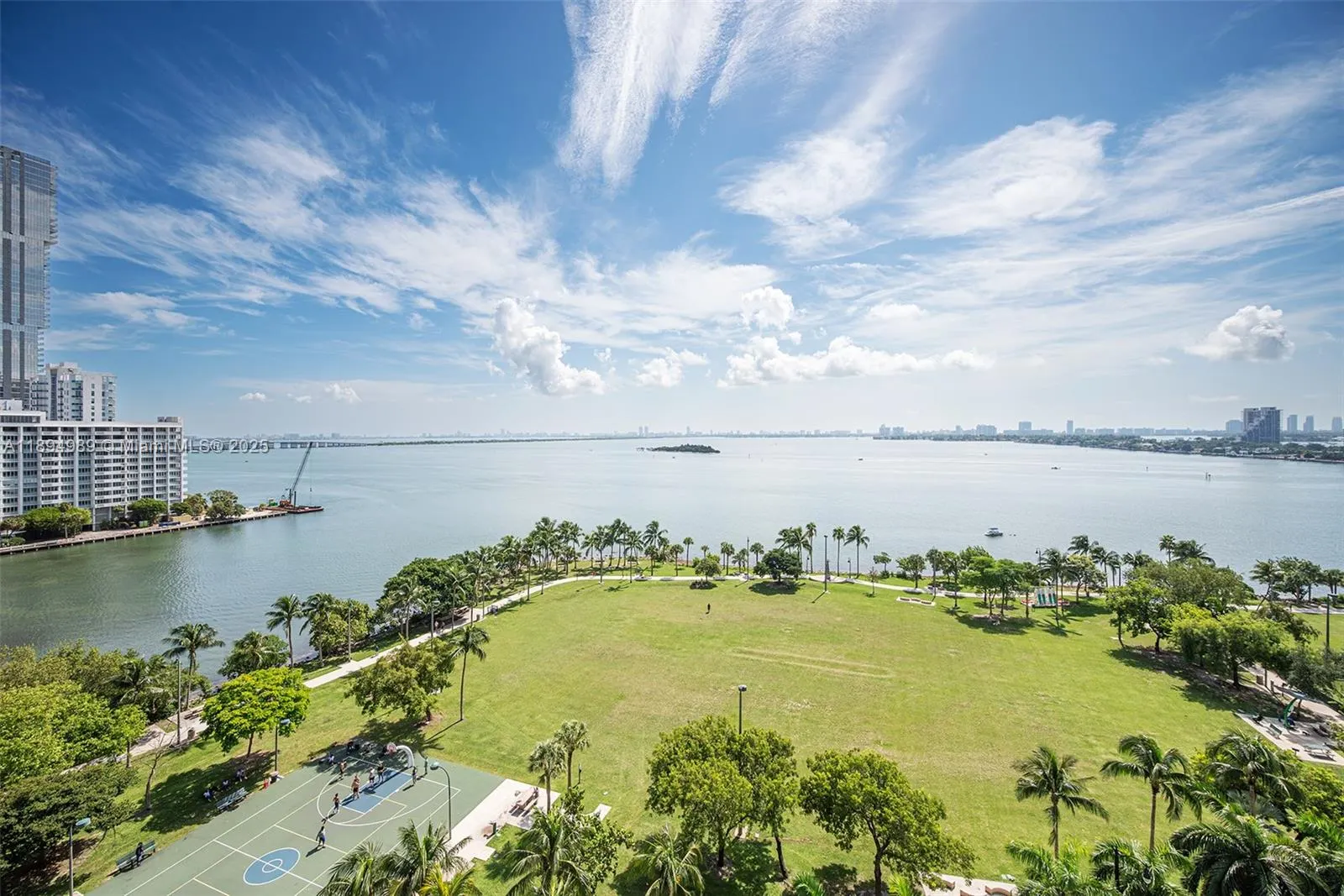 1900 N Bayshore Dr, #4019