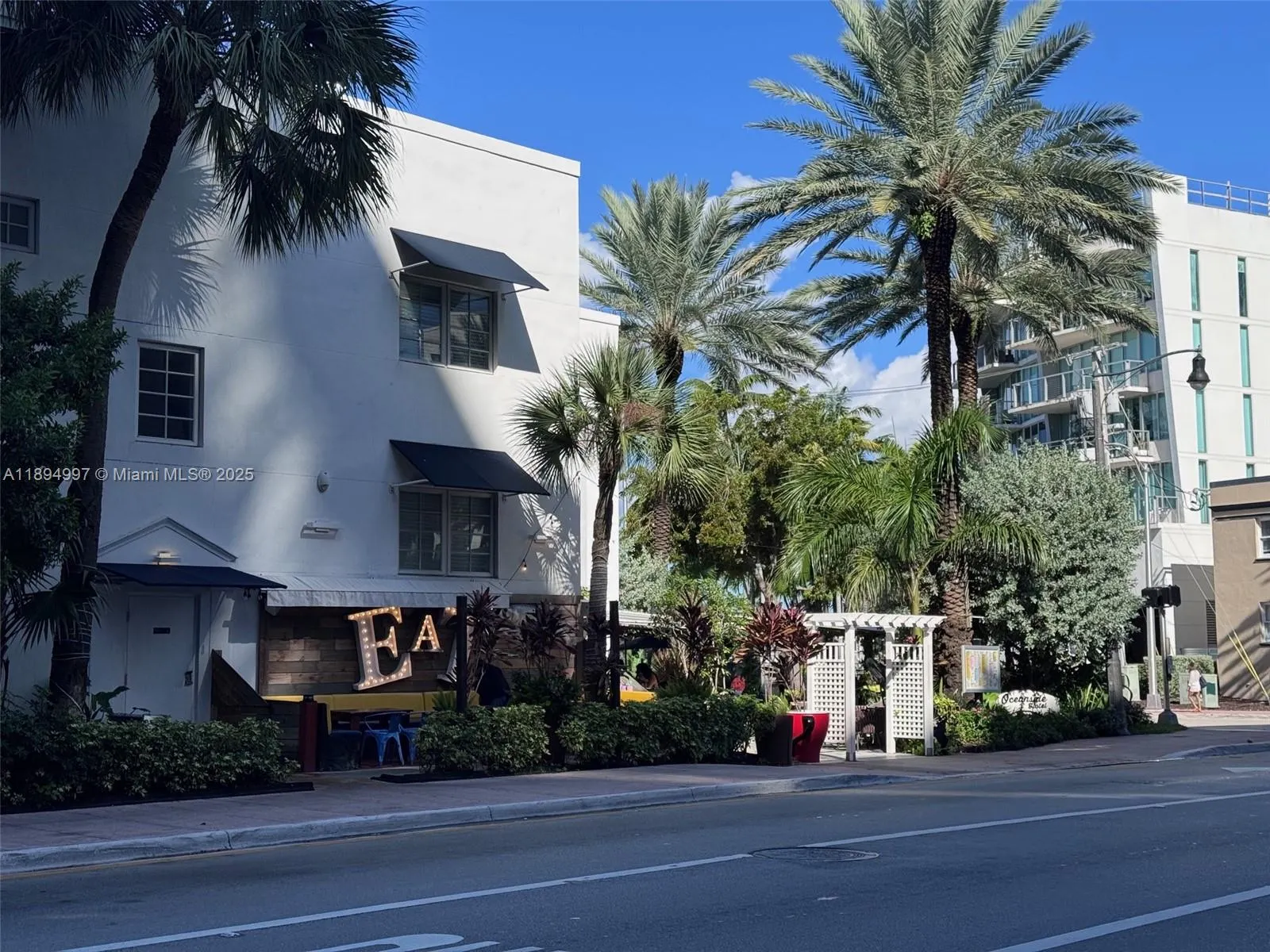 6061 Collins Ave, #10C