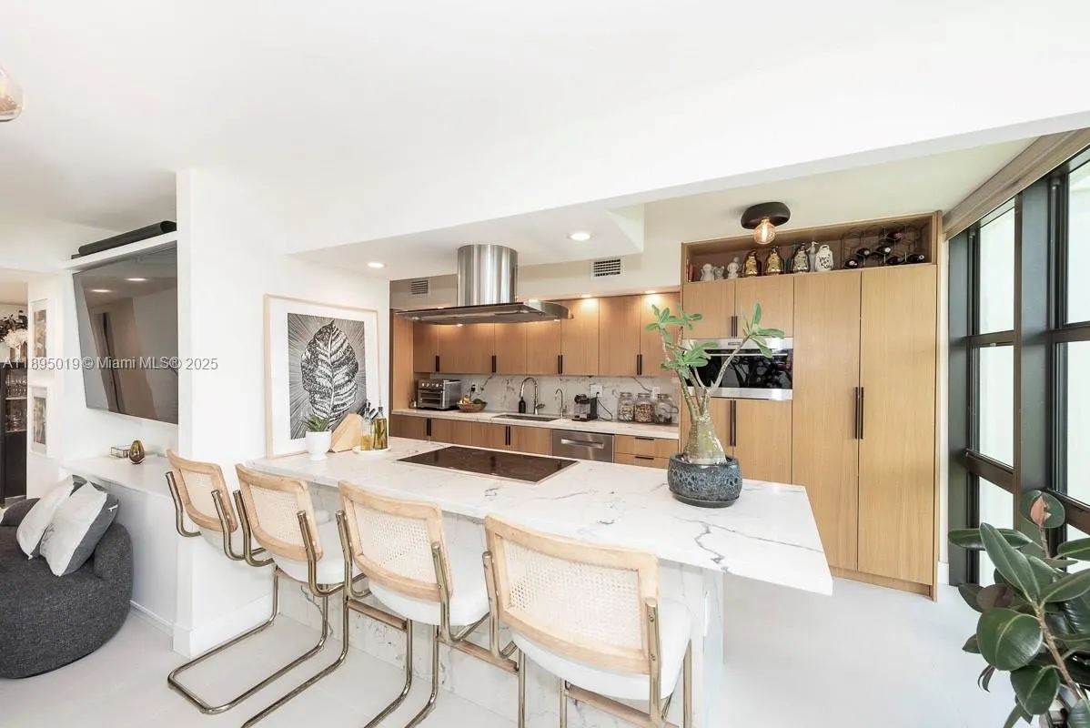 1121 Crandon Blvd, #D402