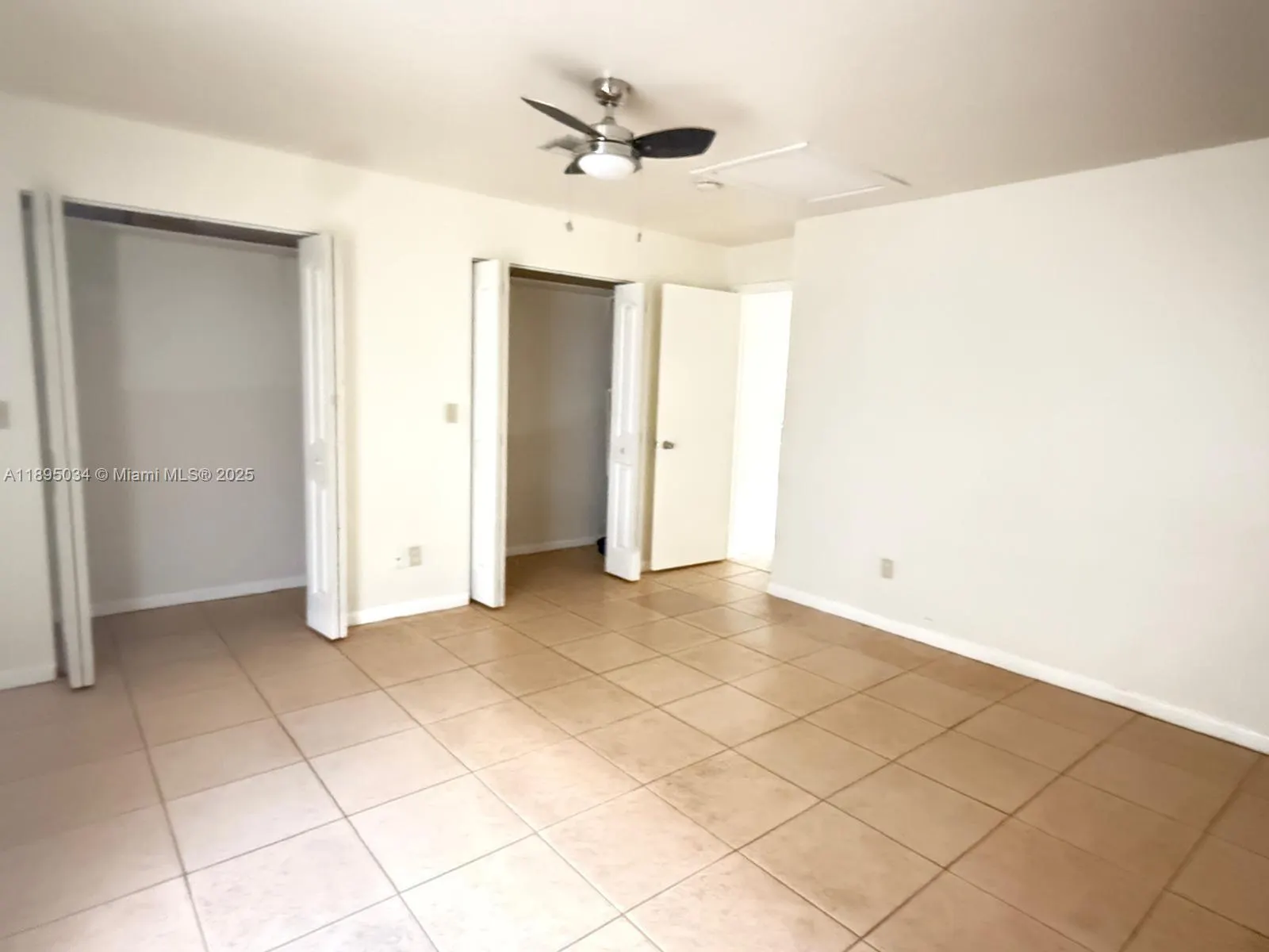 4926 Vincennes, #5