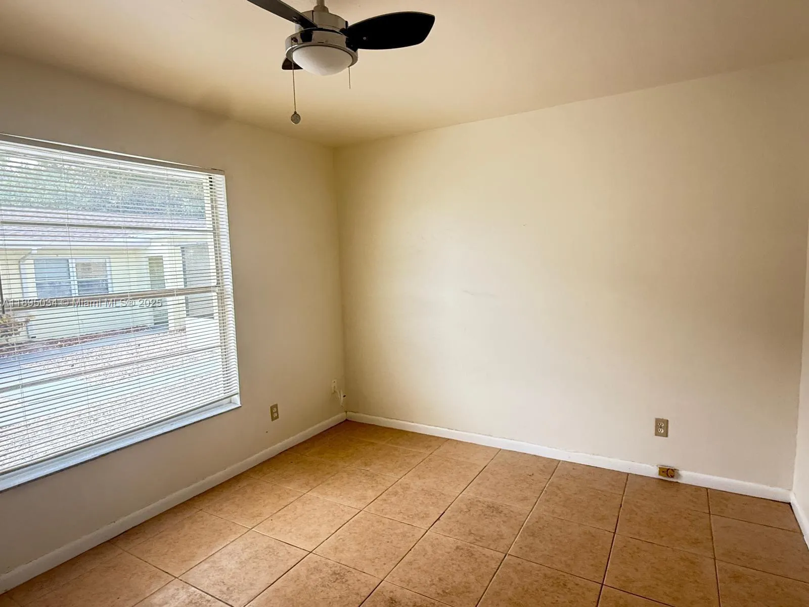 4926 Vincennes, #5