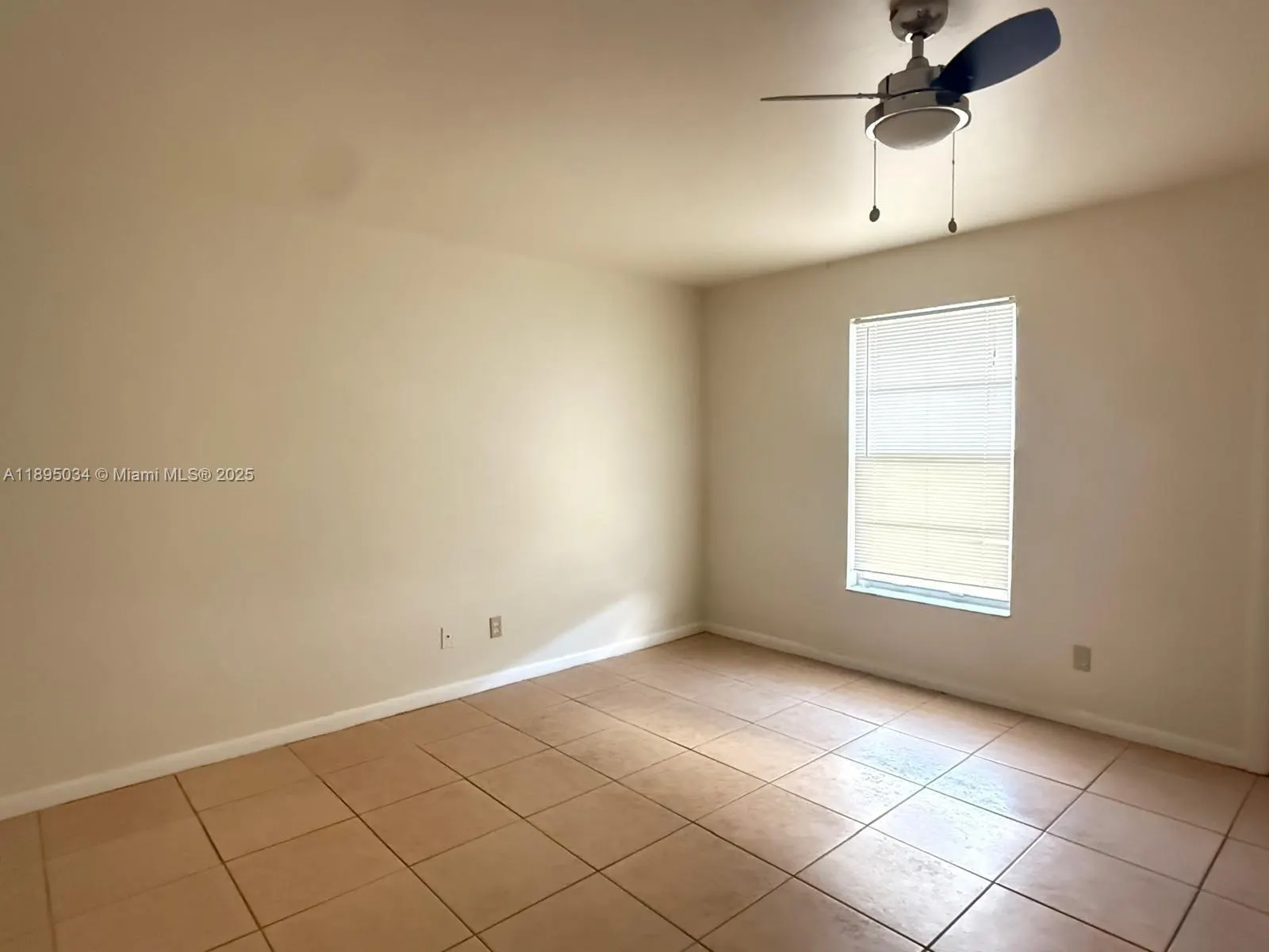 4926 Vincennes, #5