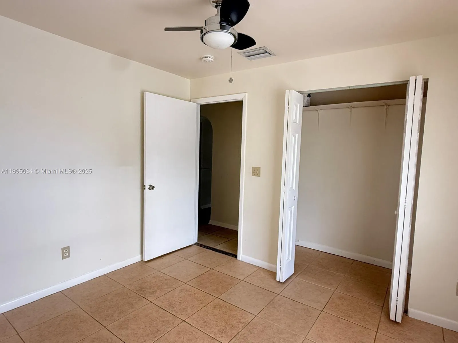 4926 Vincennes, #5