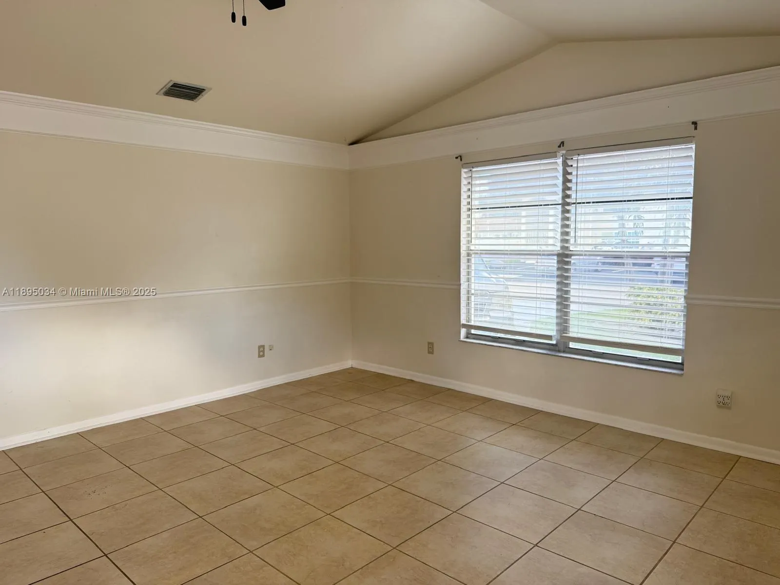 4926 Vincennes, #5