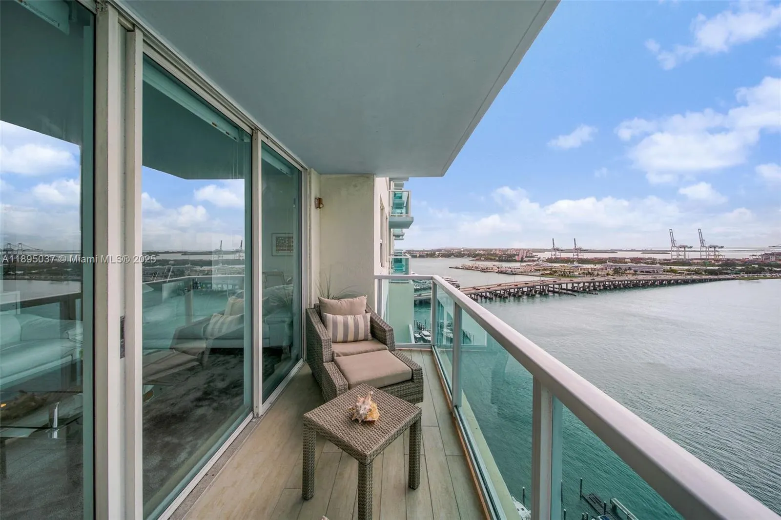650 West Ave, #2107