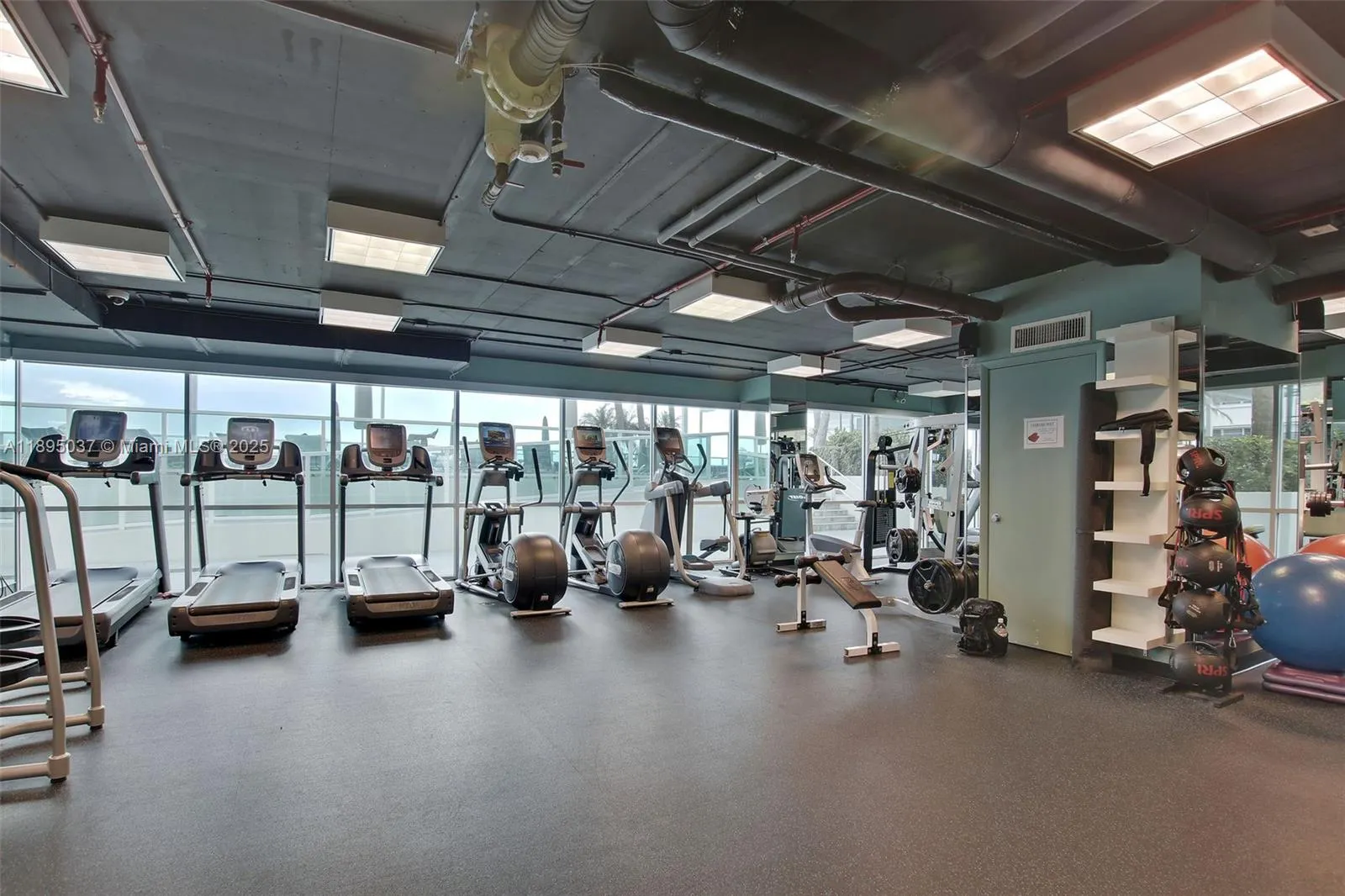 650 West Ave, #2107
