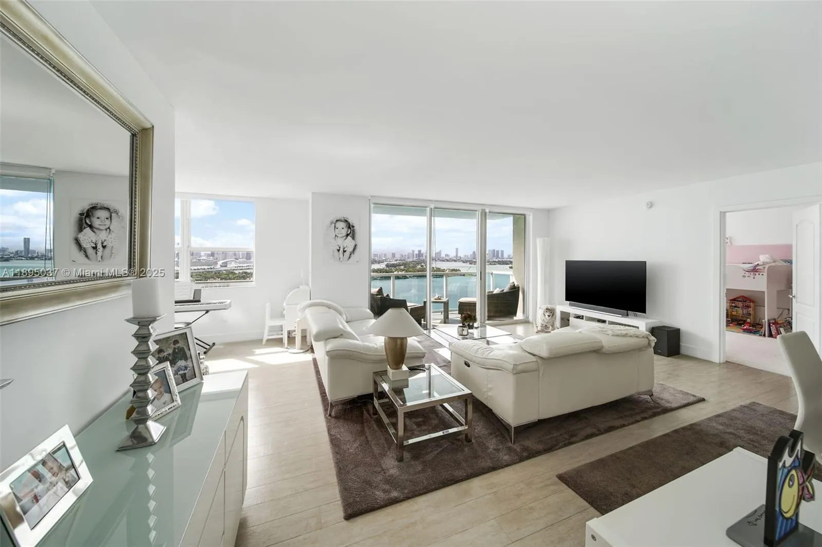 650 West Ave, #2107