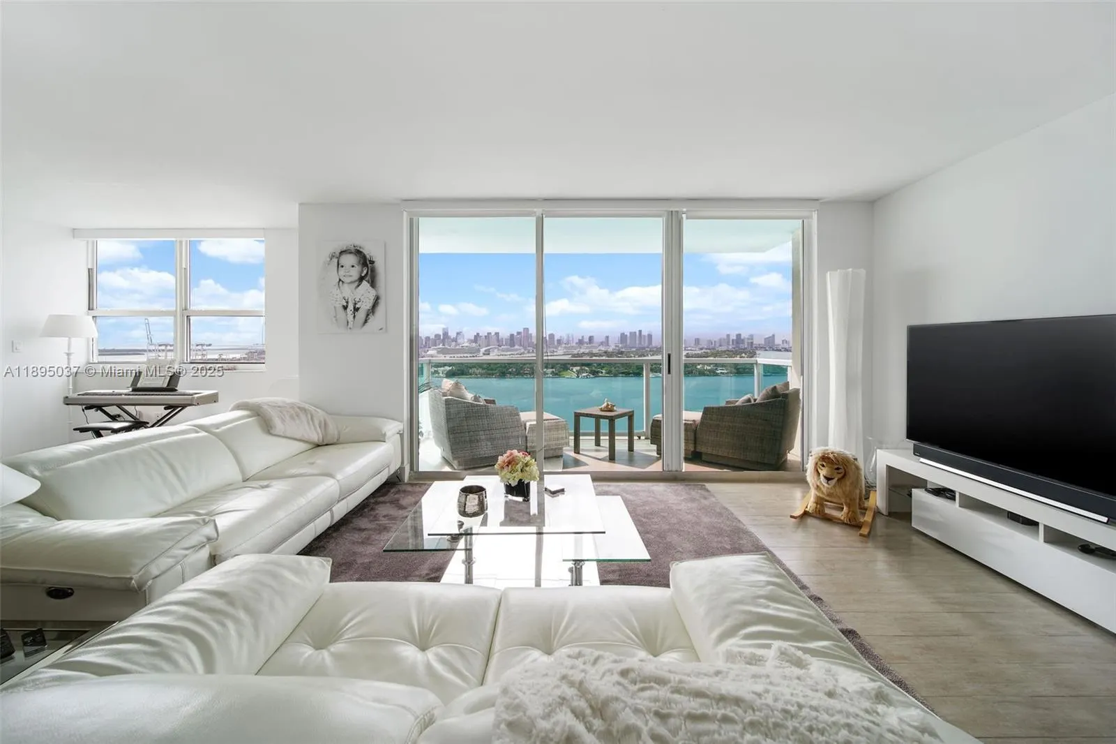 650 West Ave, #2107