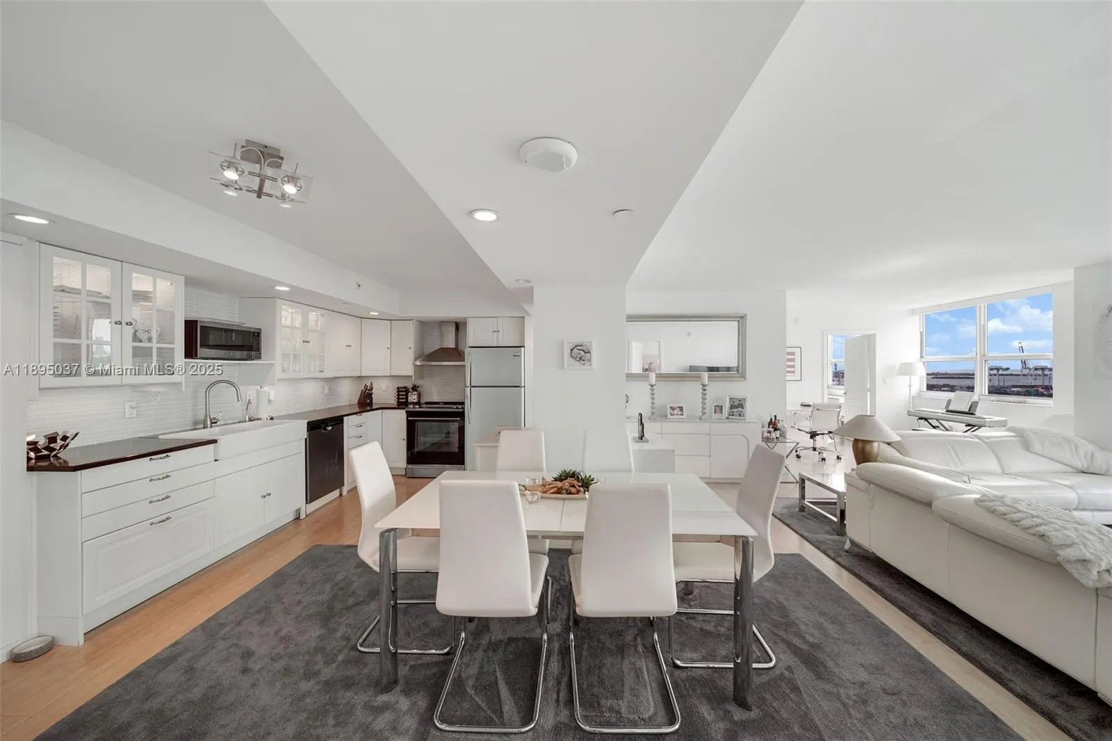 650 West Ave, #2107