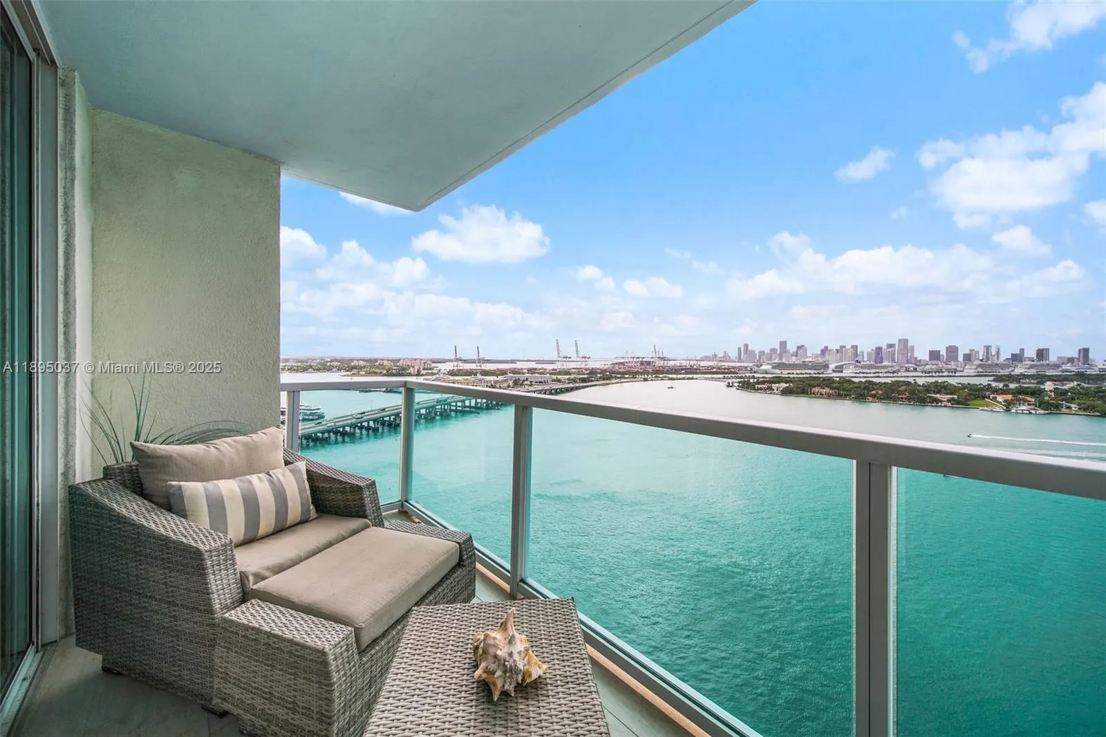 650 West Ave, #2107