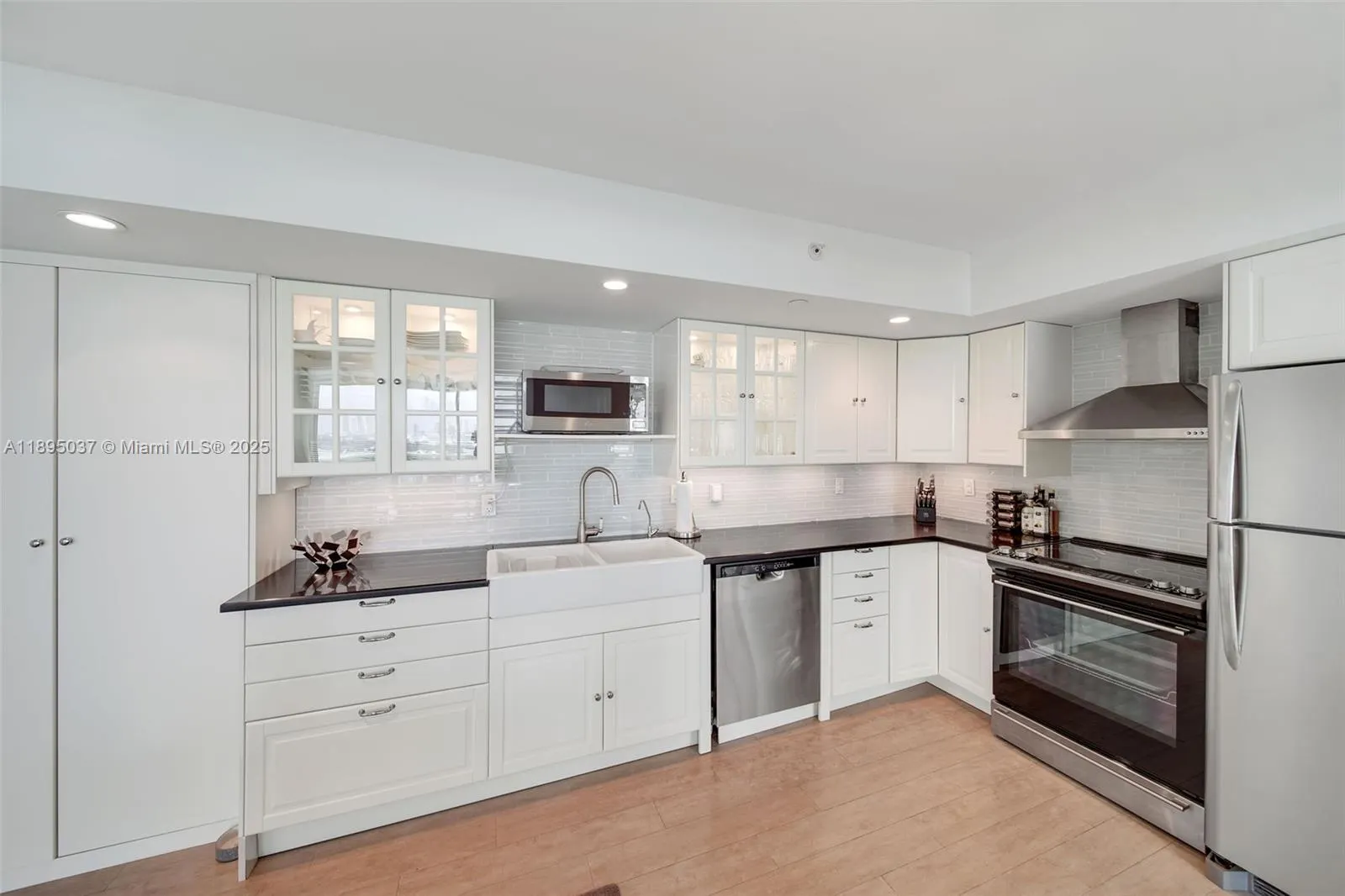 650 West Ave, #2107