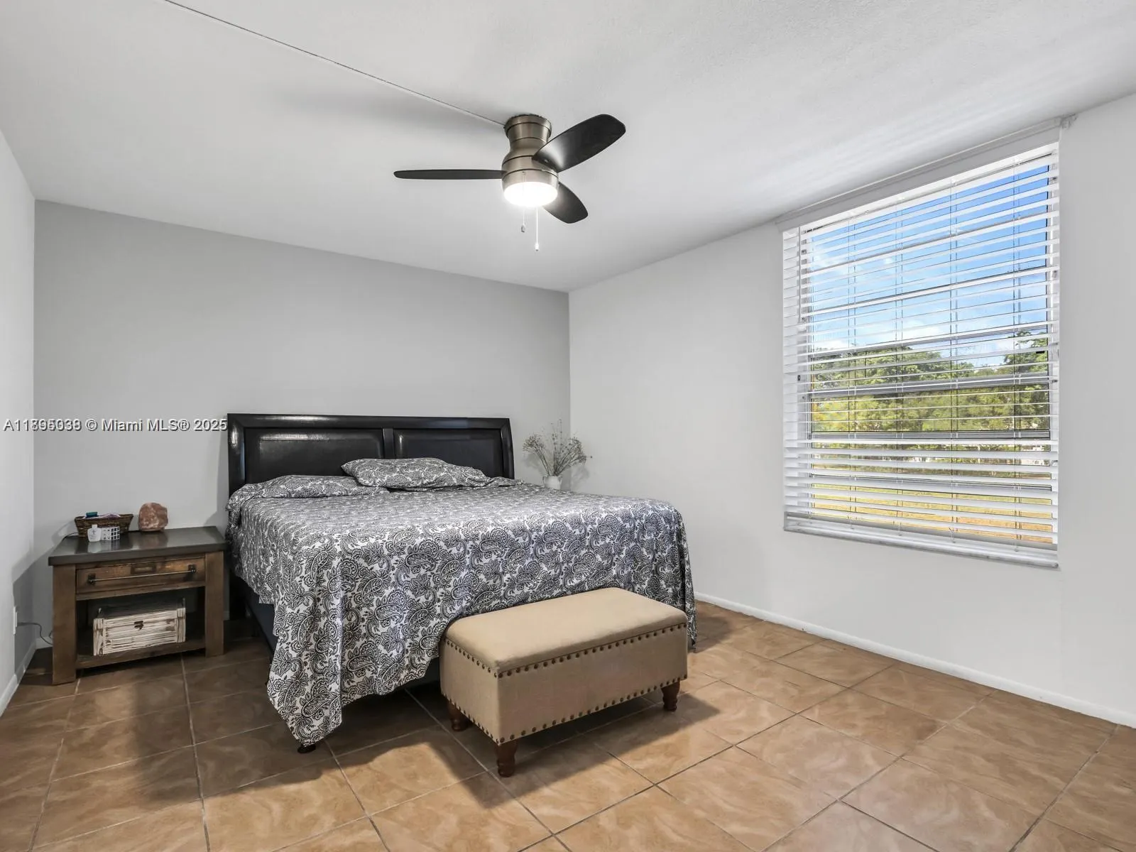 8401 Lagos De Campo Blvd, #210V