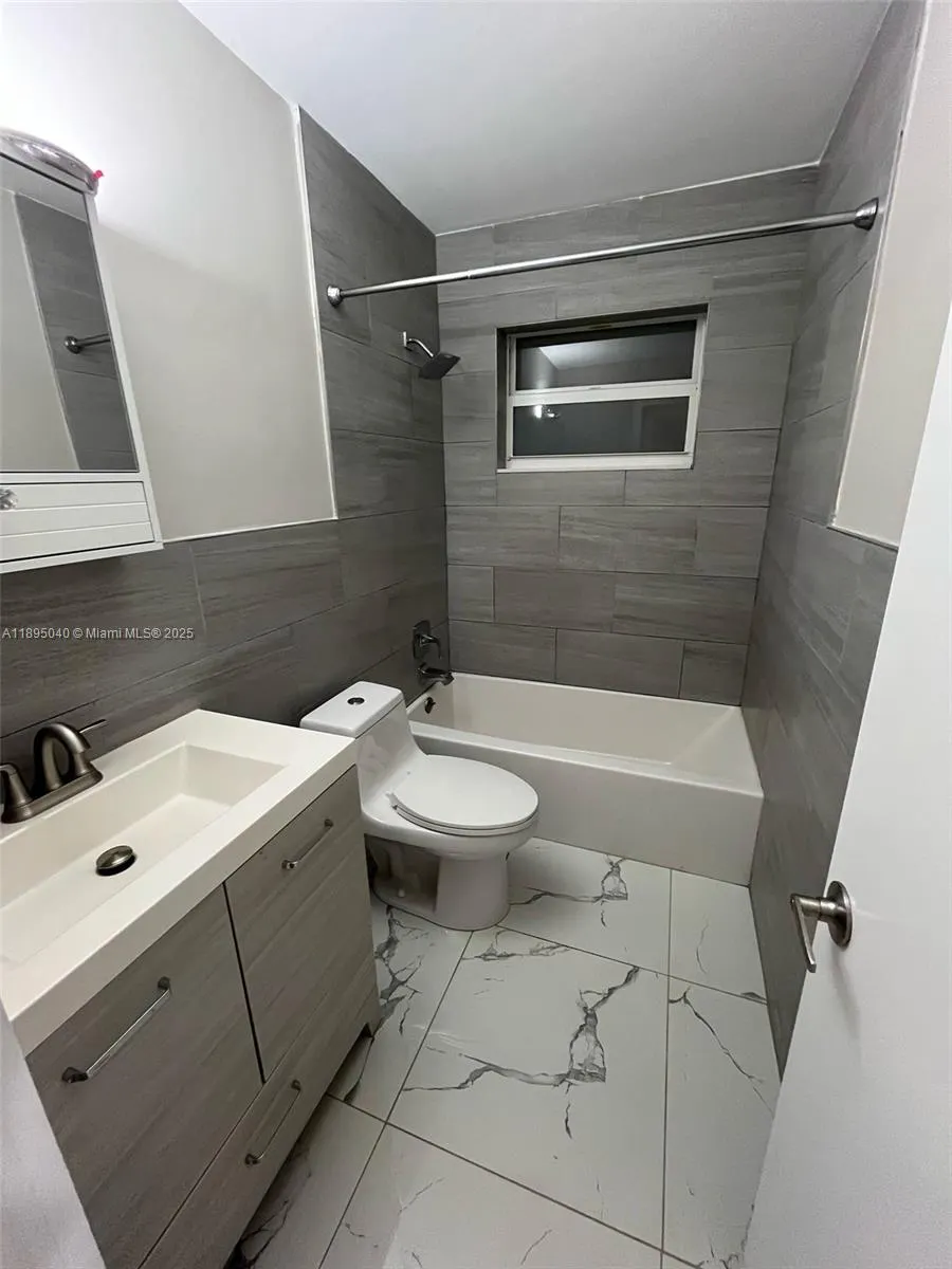 1015 W Las Olas Blvd, #3