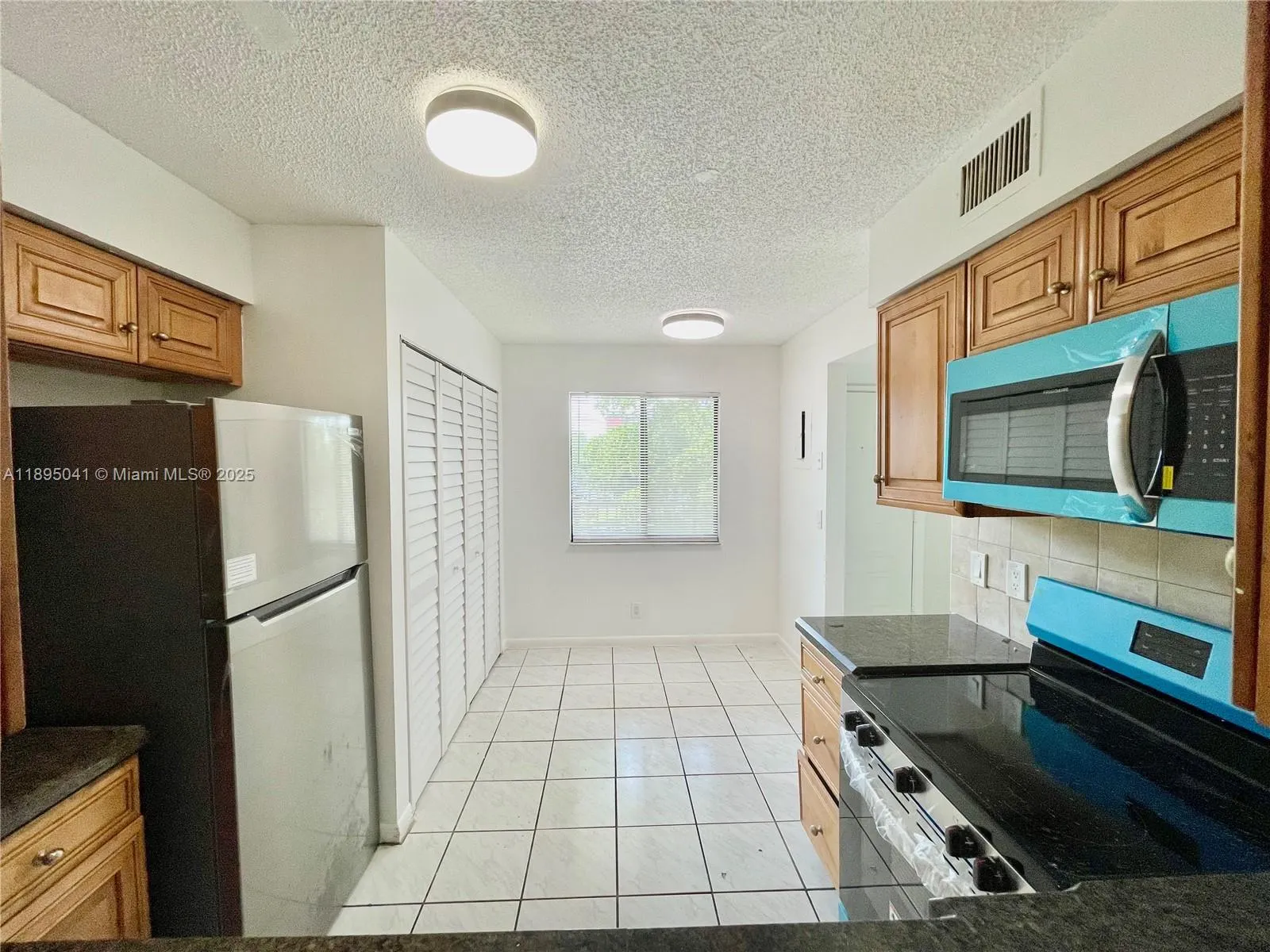 2209 S Cypress Bend Dr, #407