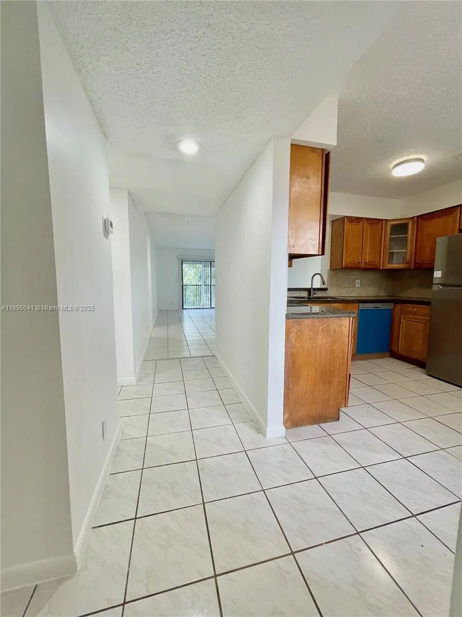 2209 S Cypress Bend Dr, #407