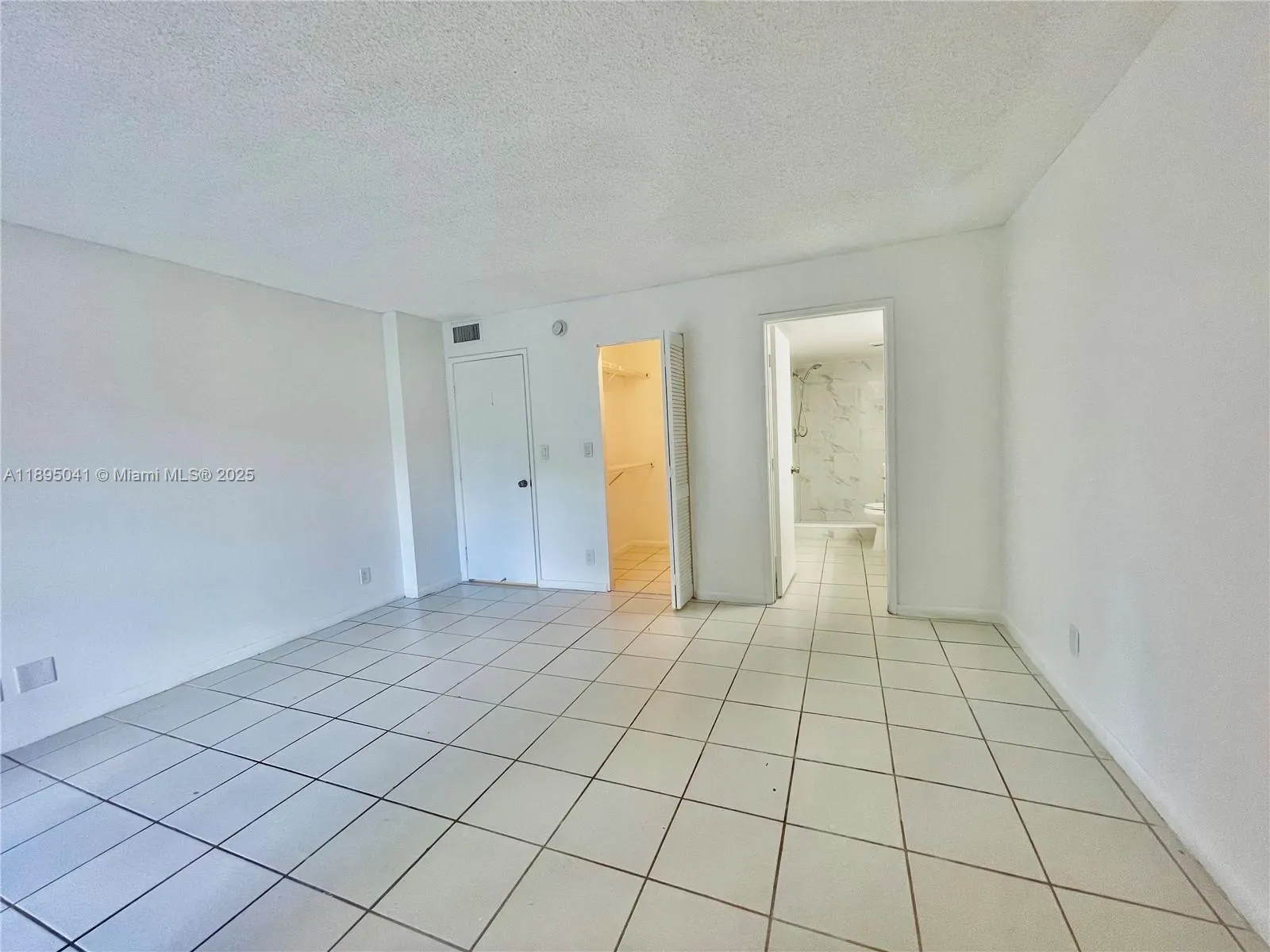 2209 S Cypress Bend Dr, #407