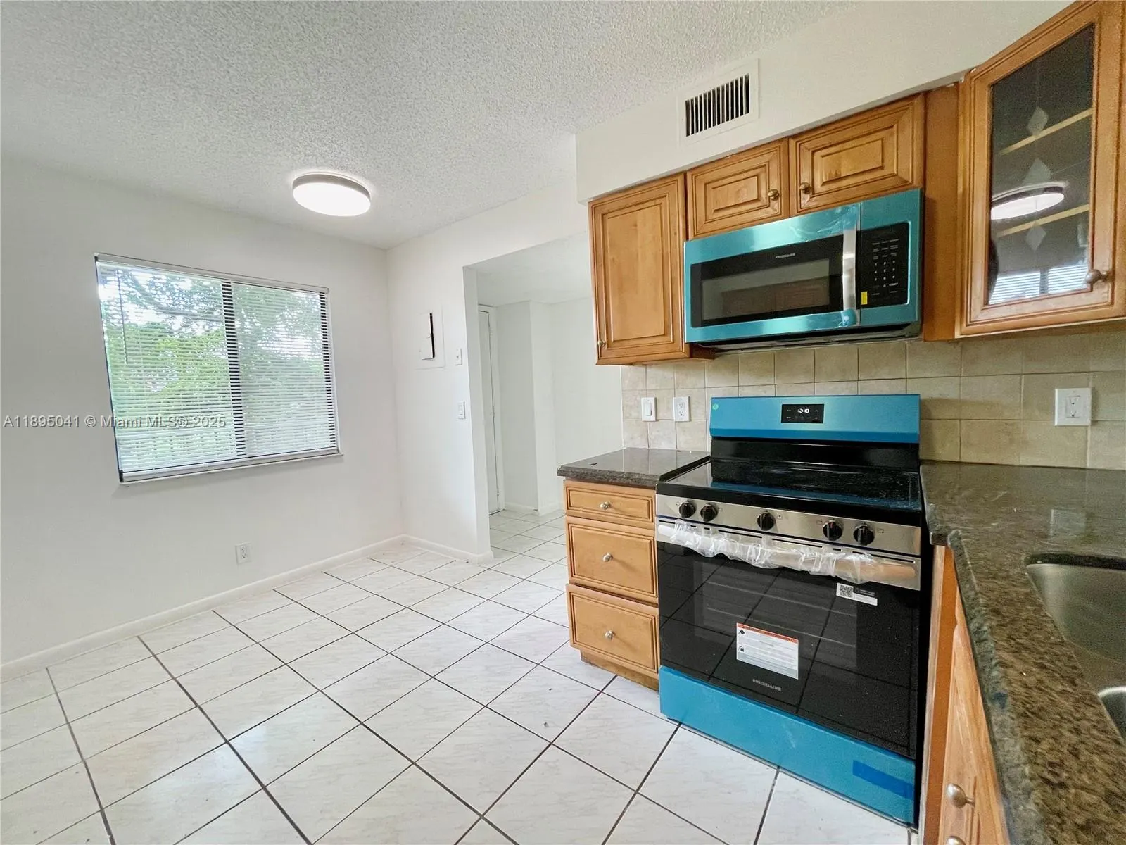 2209 S Cypress Bend Dr, #407