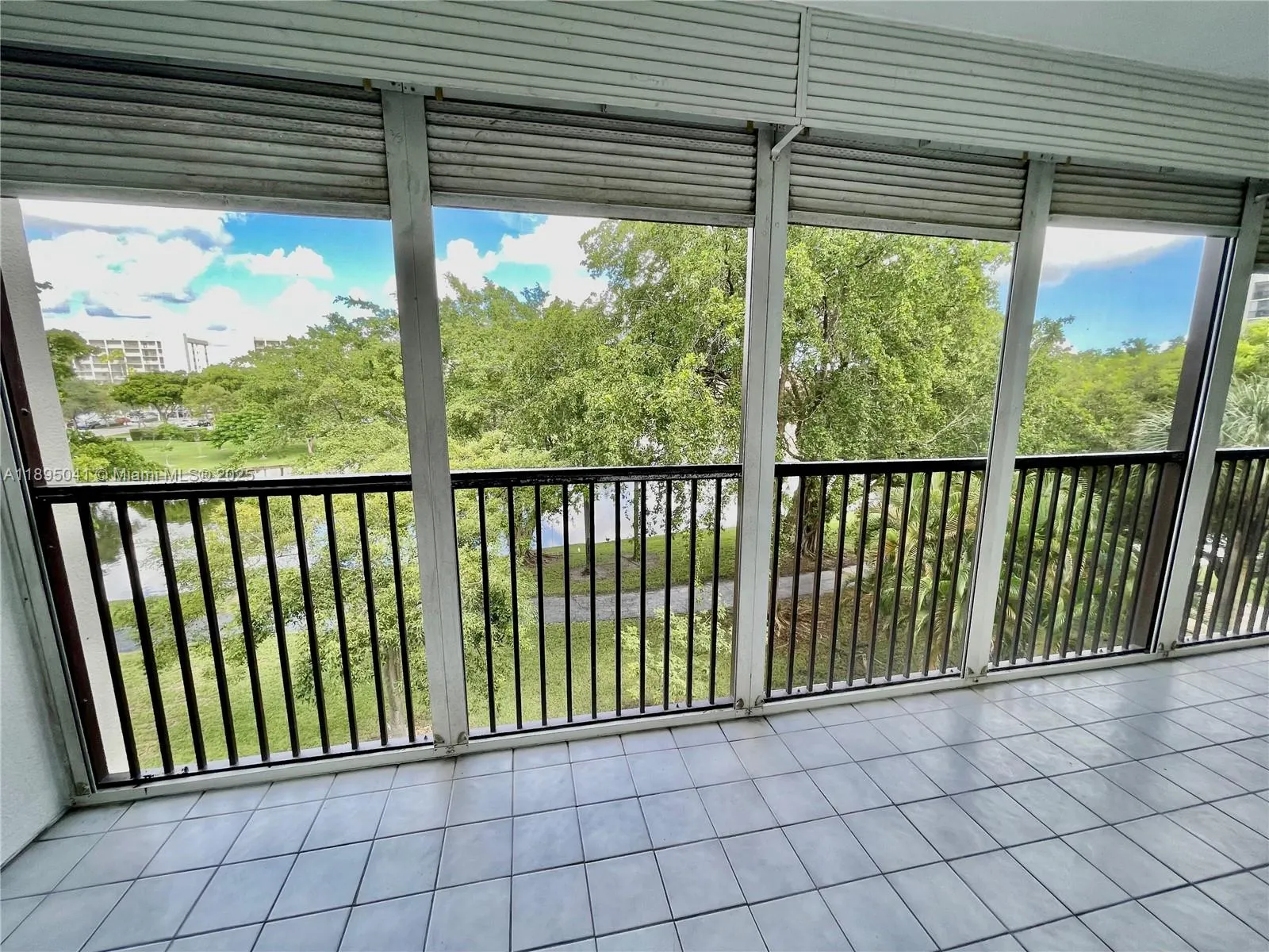 2209 S Cypress Bend Dr, #407