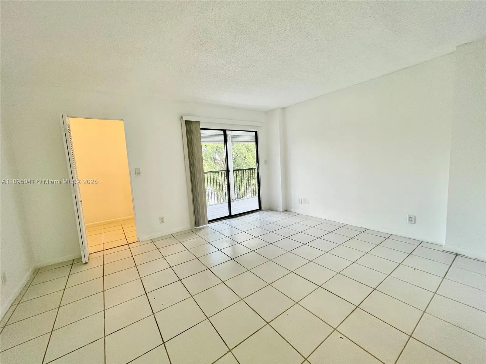 2209 S Cypress Bend Dr, #407