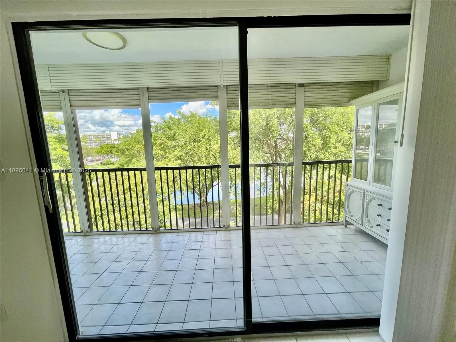 2209 S Cypress Bend Dr, #407