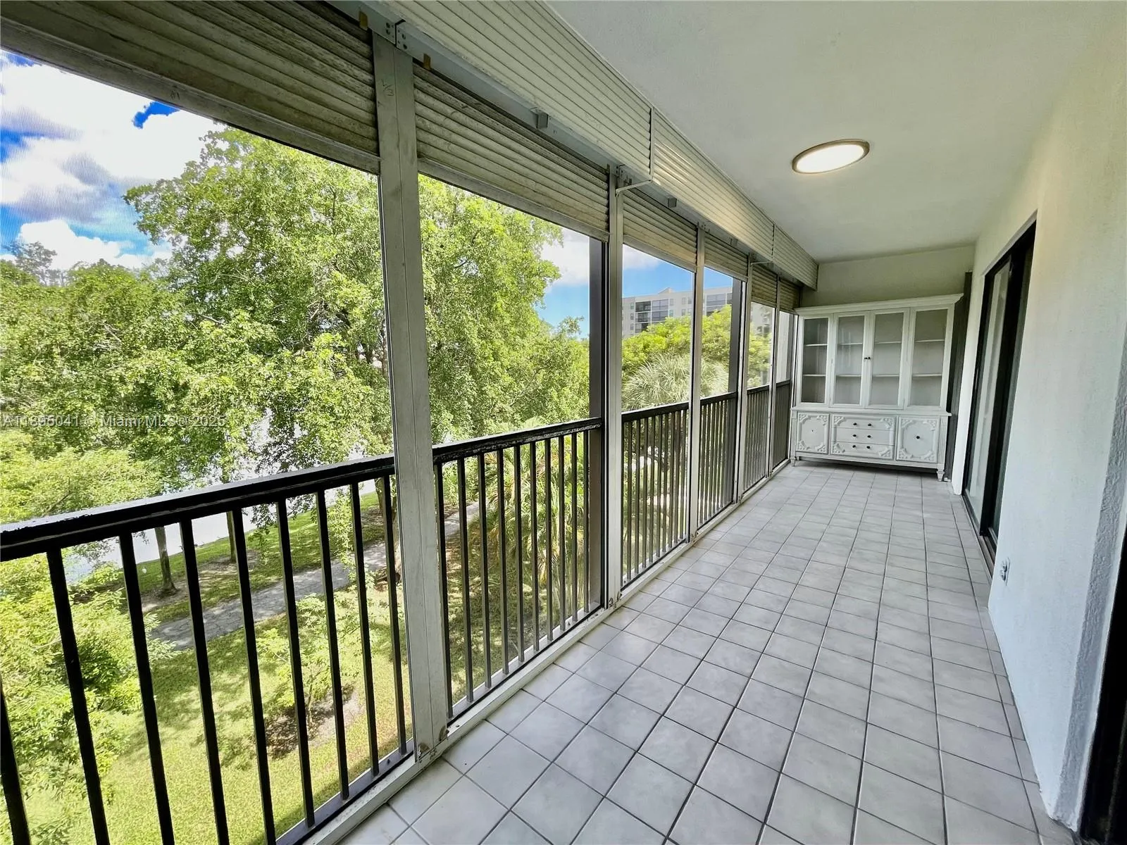 2209 S Cypress Bend Dr, #407