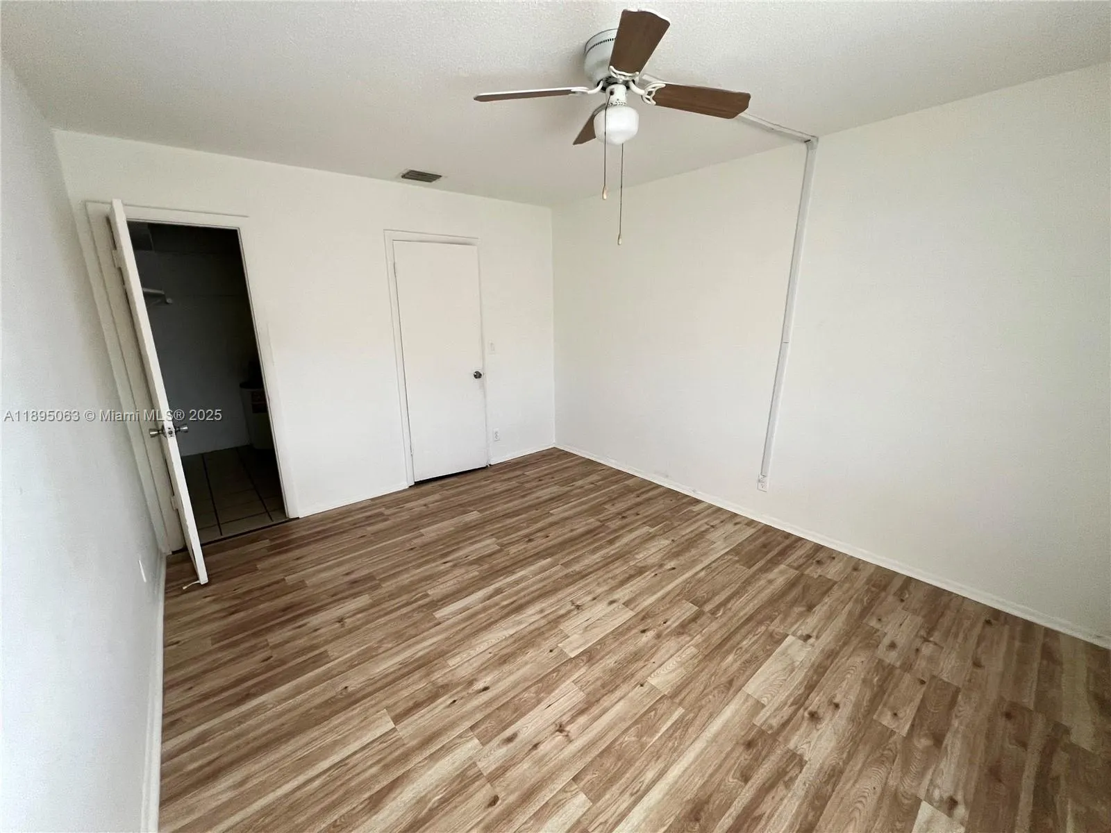 281 NE 40th St, #7
