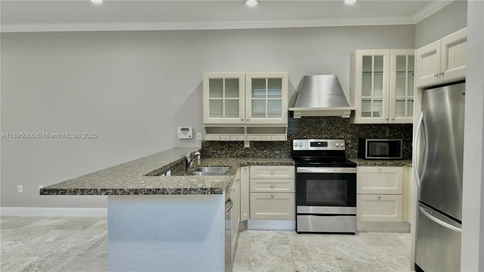 210 SW 9th St, #210
