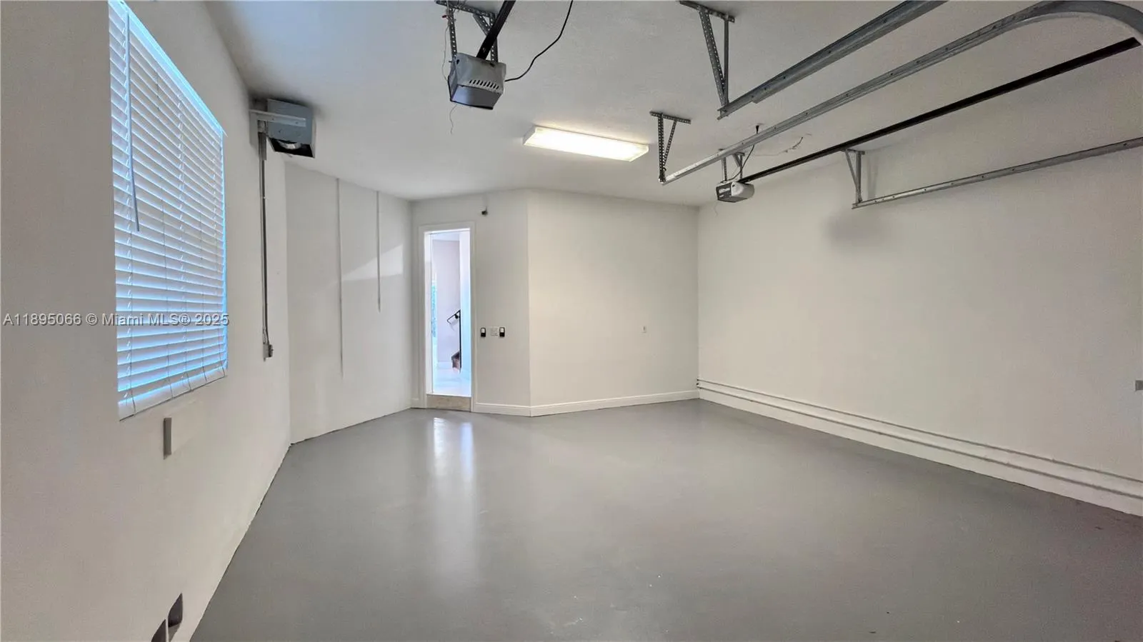 210 SW 9th St, #210