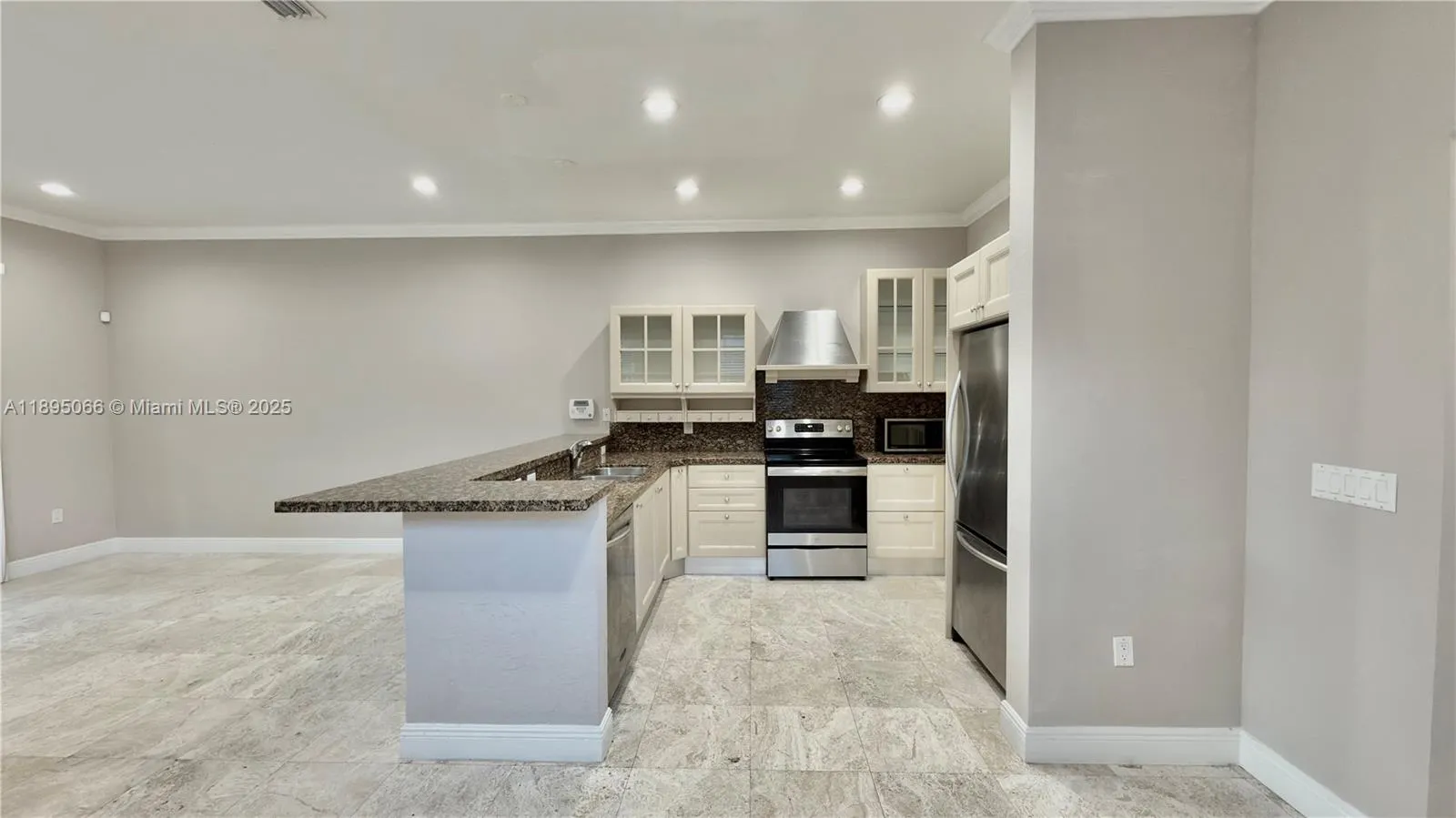 210 SW 9th St, #210