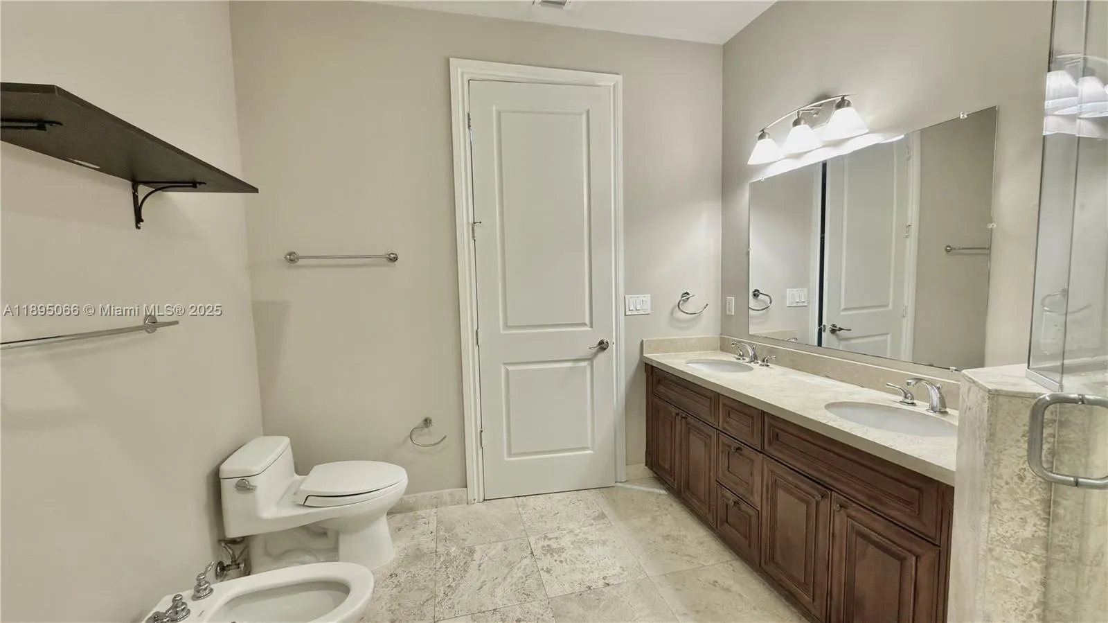 210 SW 9th St, #210