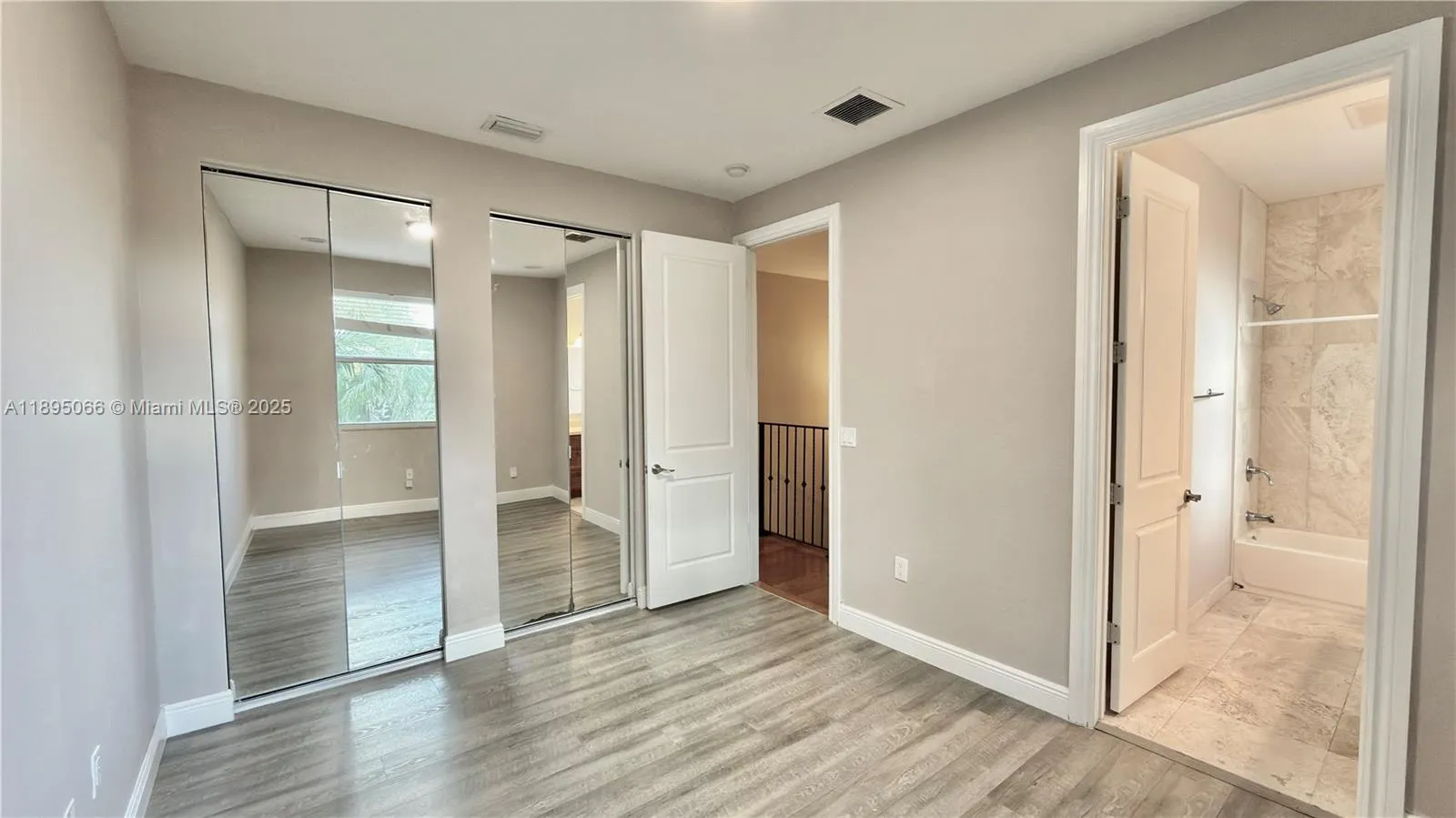 210 SW 9th St, #210