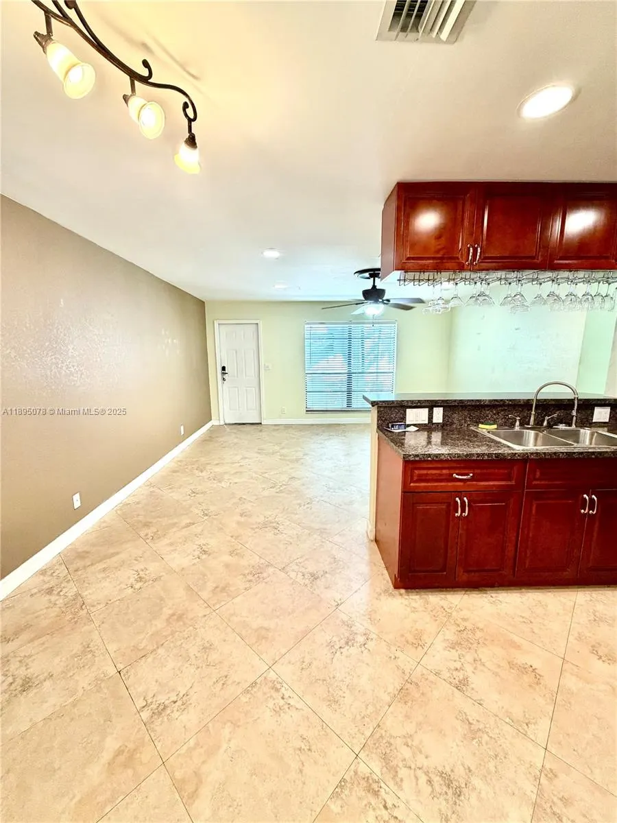 1125 SE 6th Ter, #5