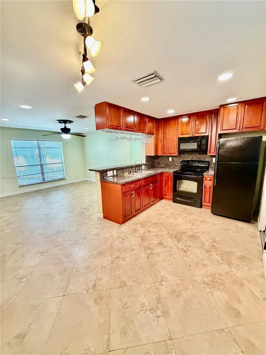 1125 SE 6th Ter, #5