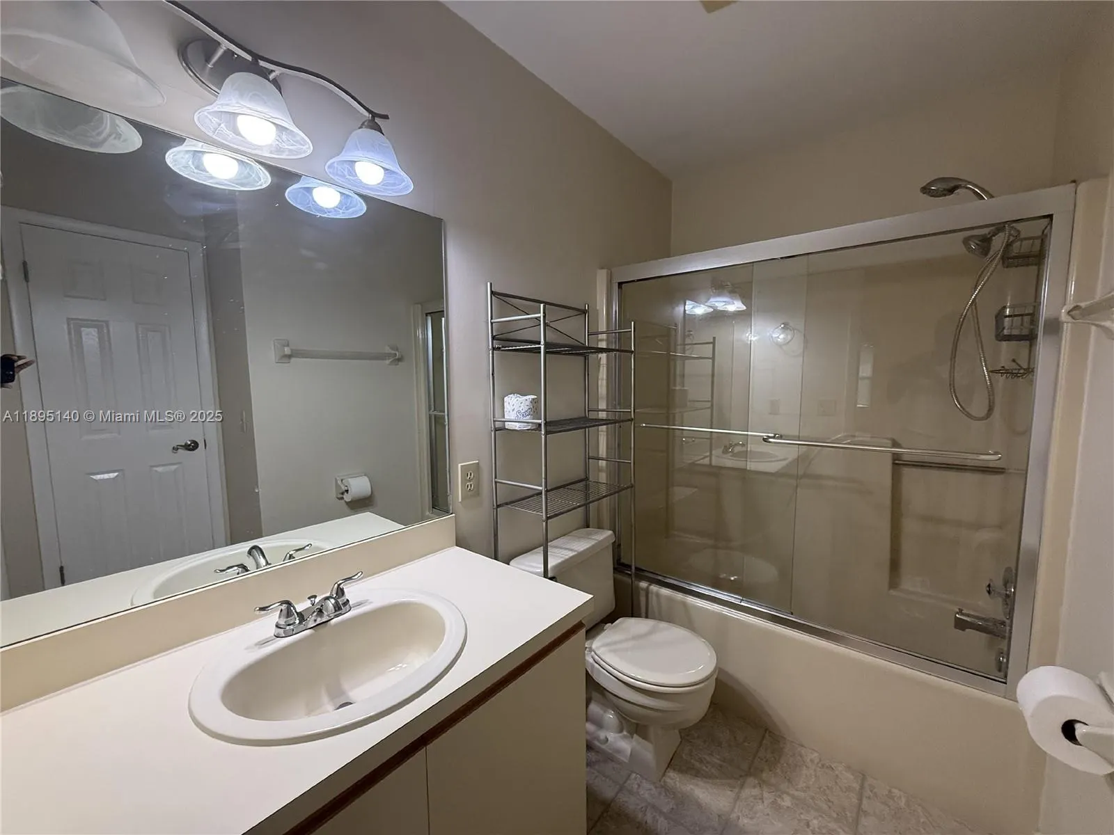 8228 SE Croft Cir, #J-8