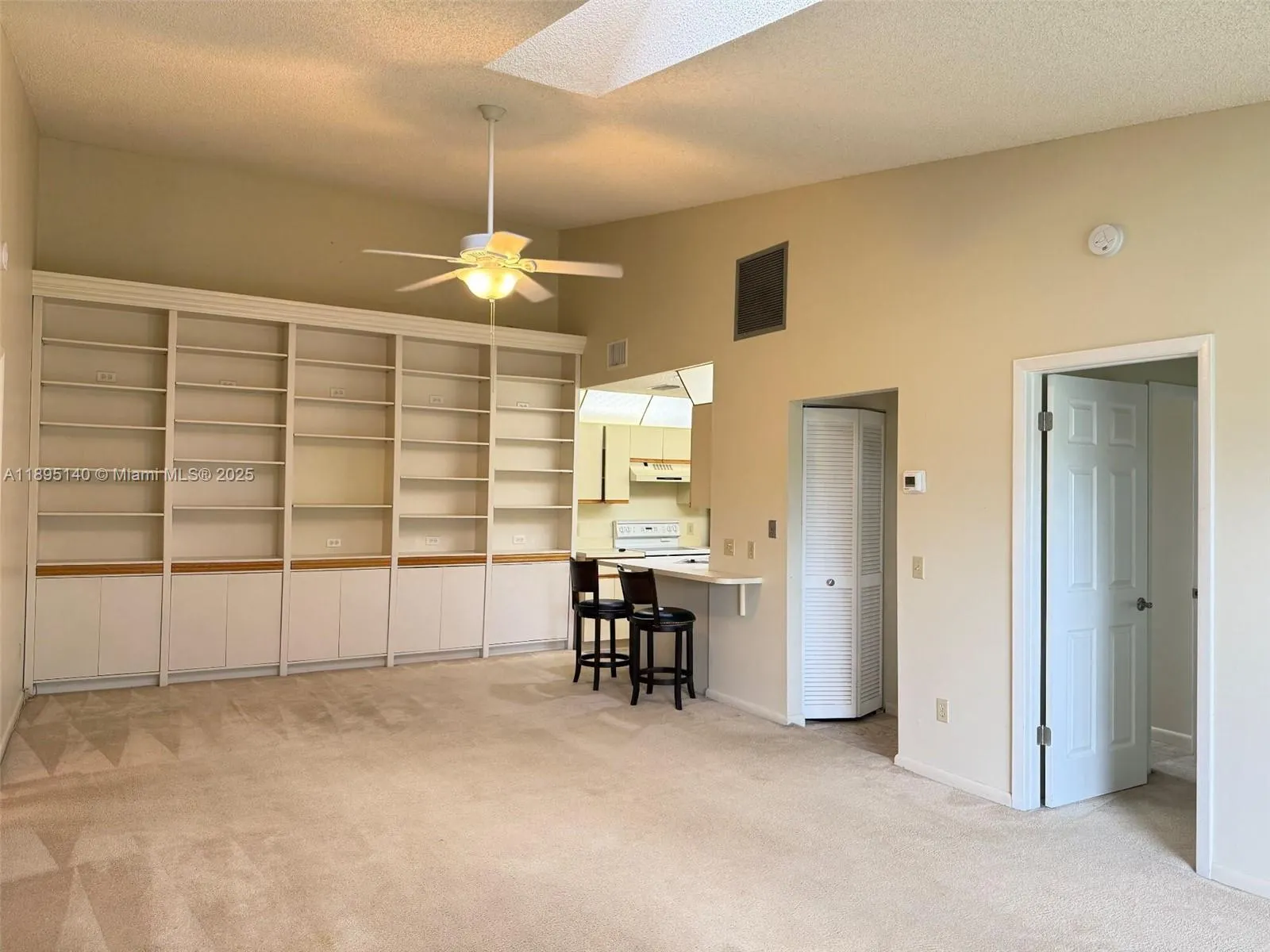 8228 SE Croft Cir, #J-8