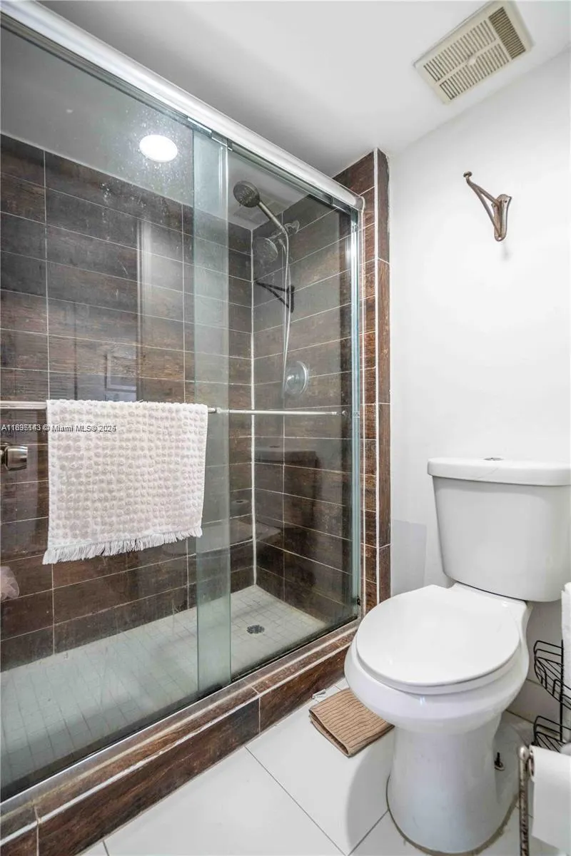 3440 NE 192nd St, #2J-A