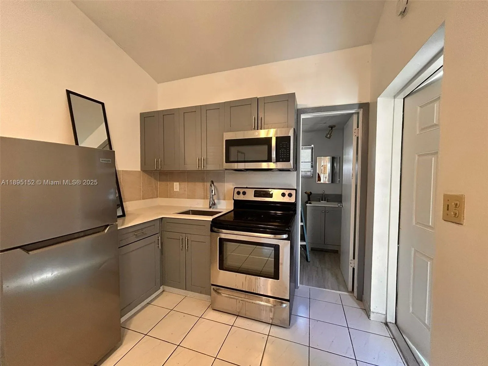 1928 Wilson St, #2
