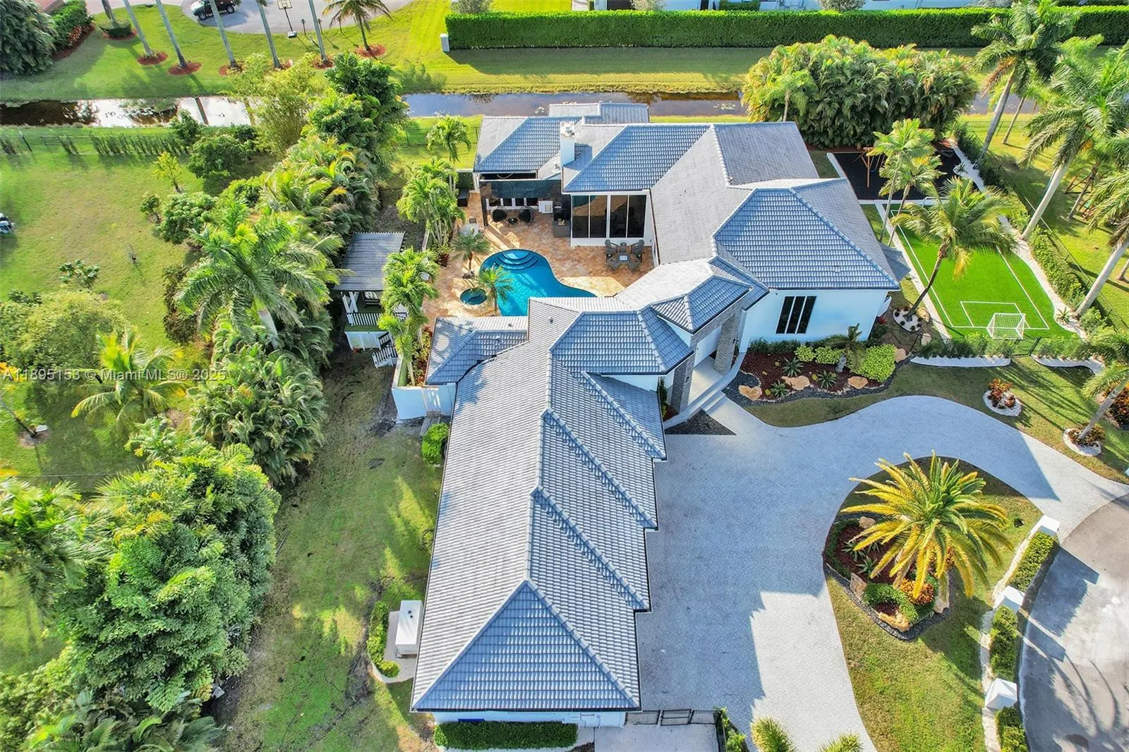 11400 NW 7th St
