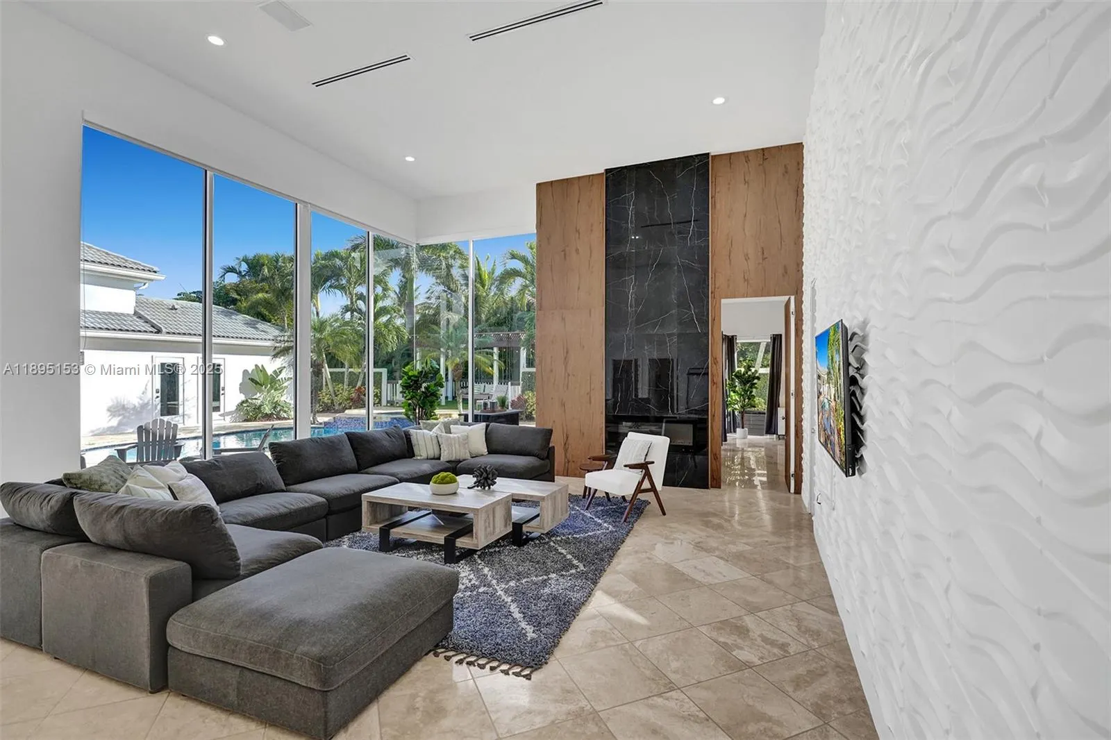 11400 NW 7th St